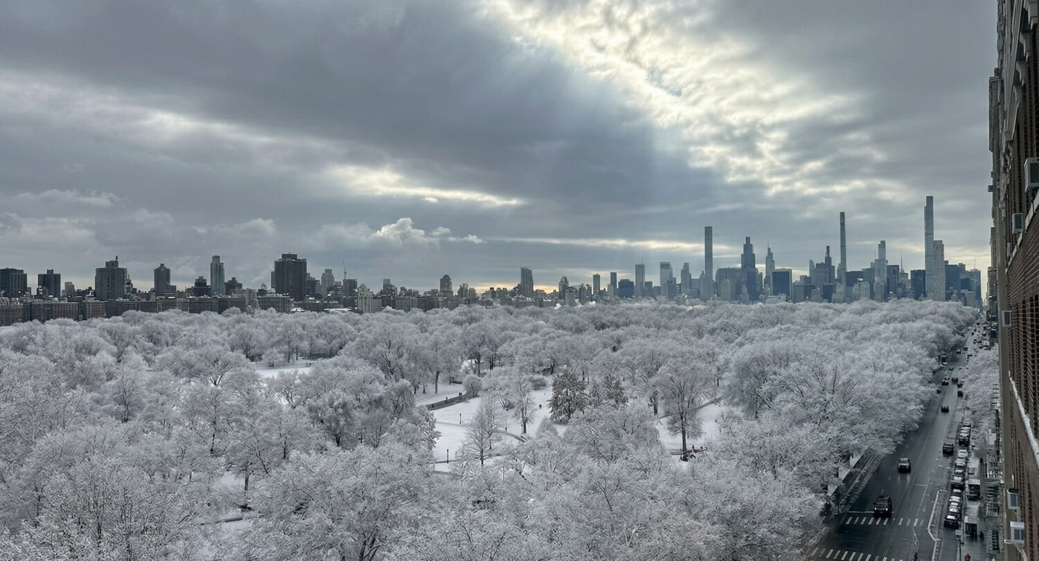 418 CENTRAL Park W 106