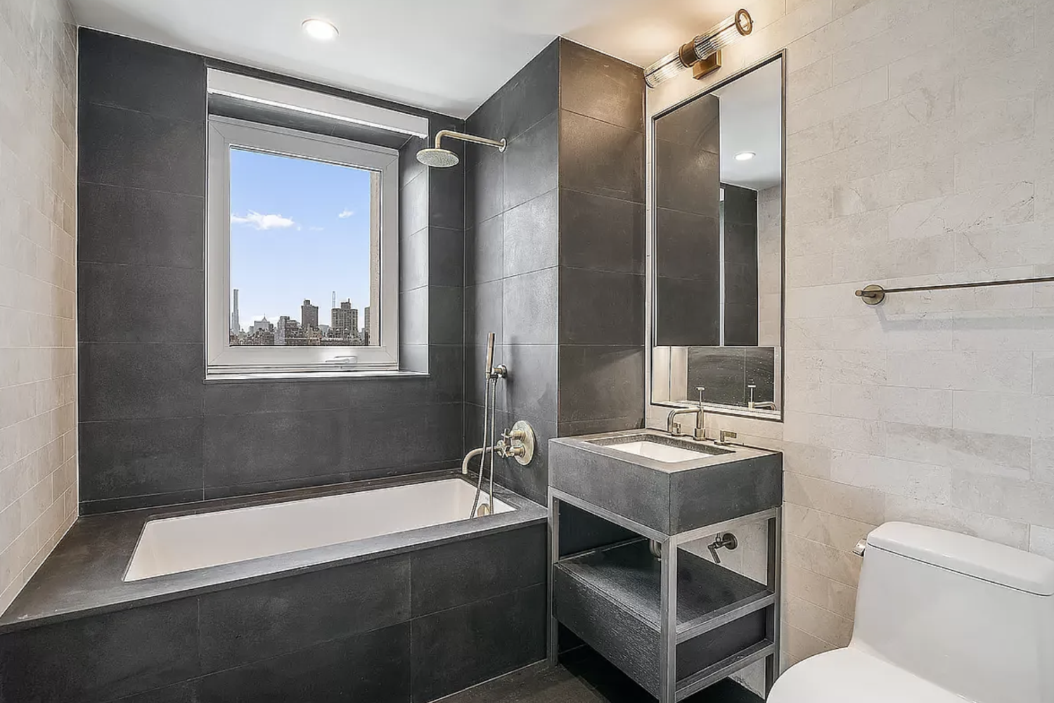1399 PARK Avenue 21B