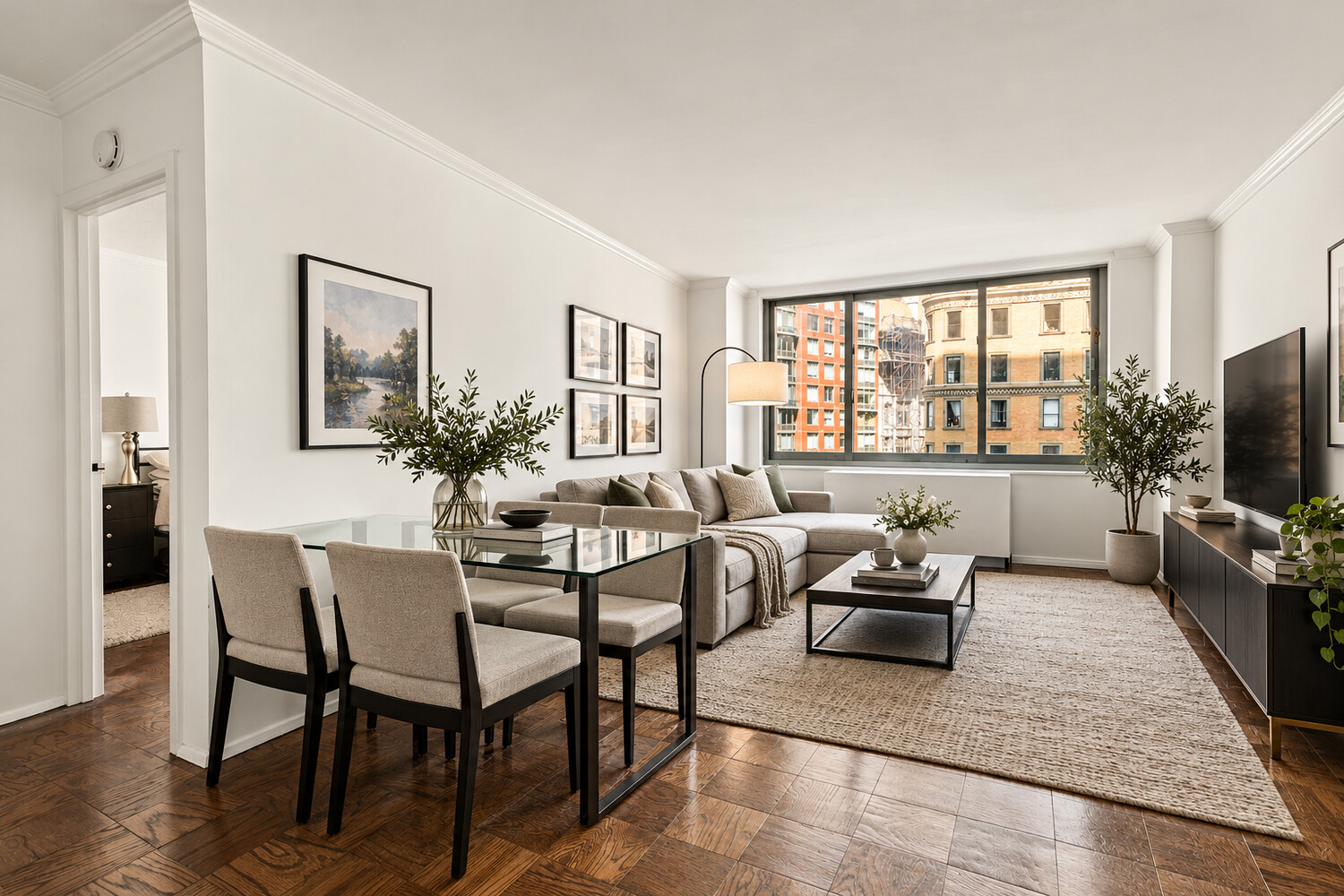 2025 BROADWAY 8E