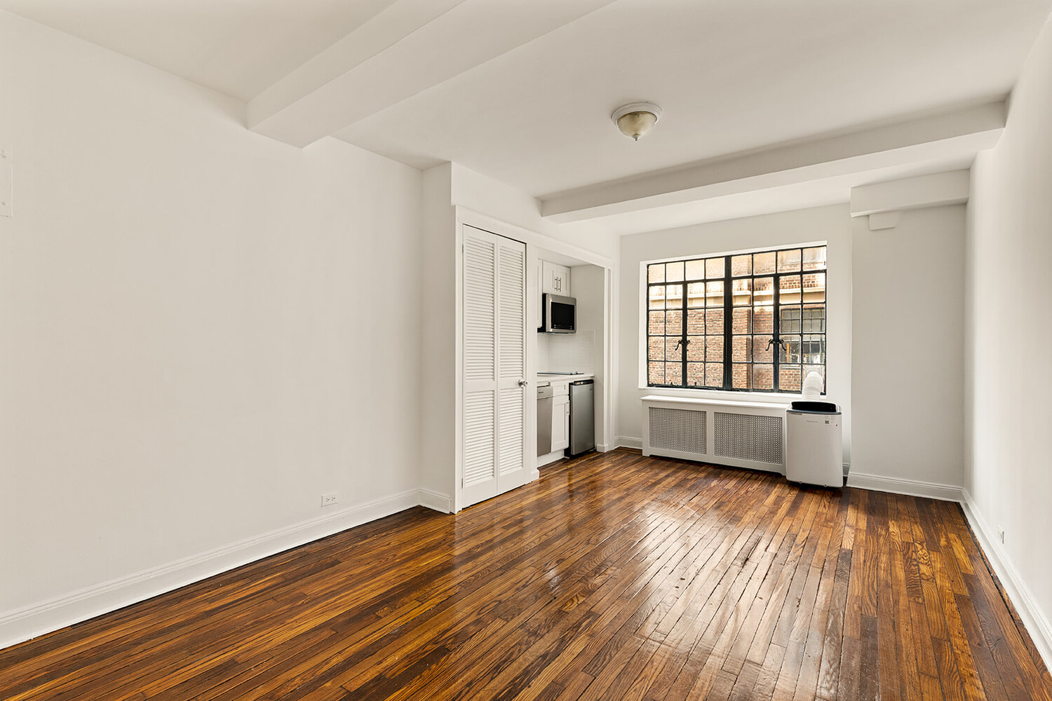 45 TUDOR CITY Place 1809