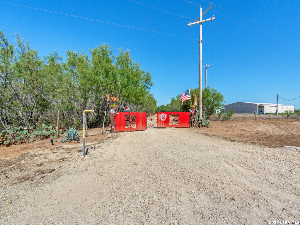 15725 N INTERSTATE 35