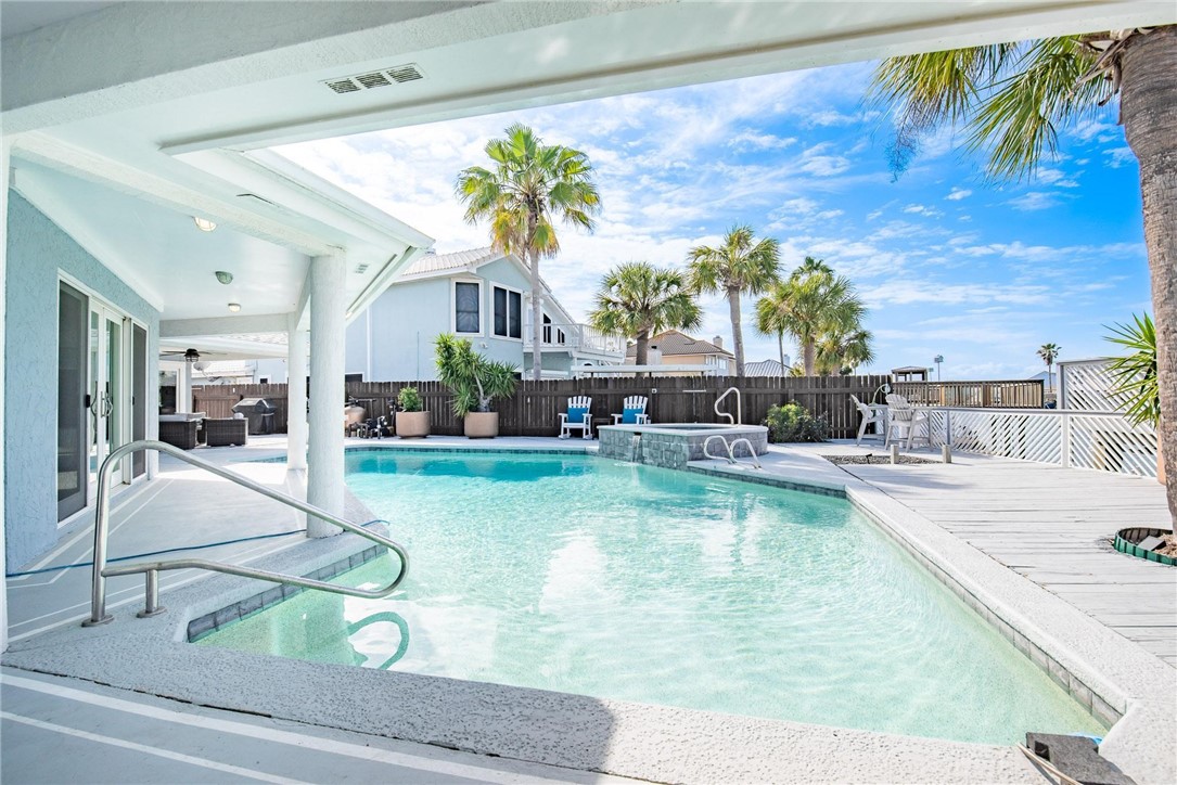 13914 Hawksnest Bay Dr