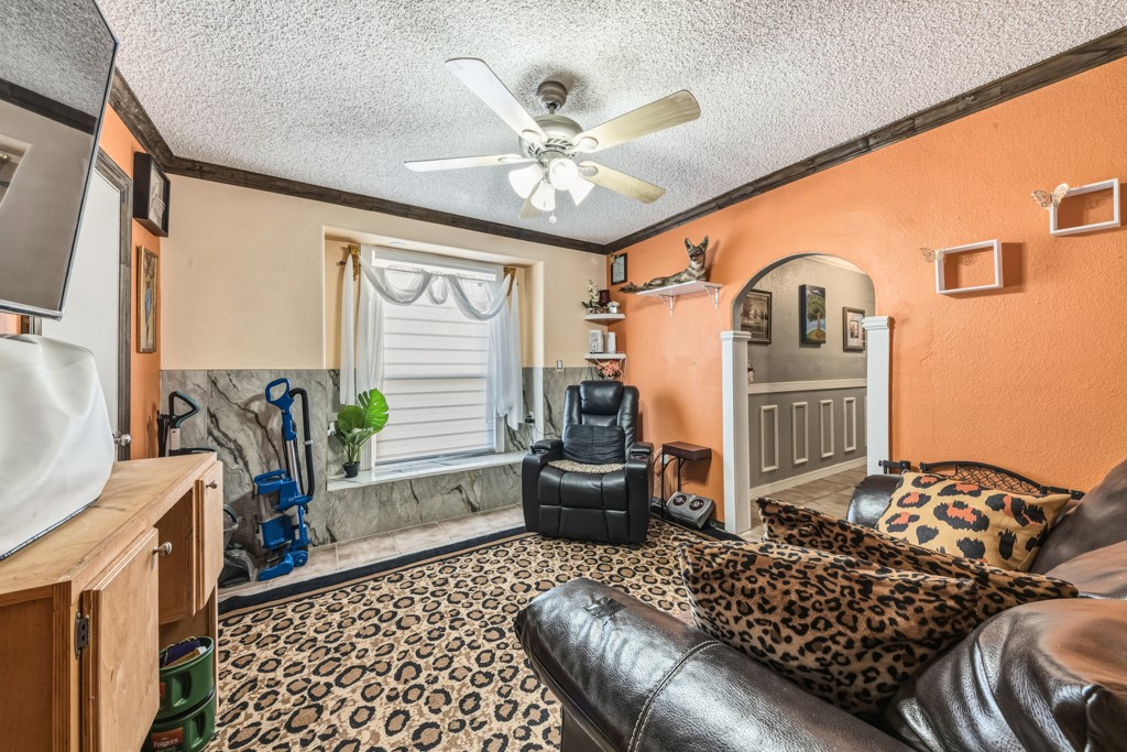 1202 Hwy 44 Hwy W