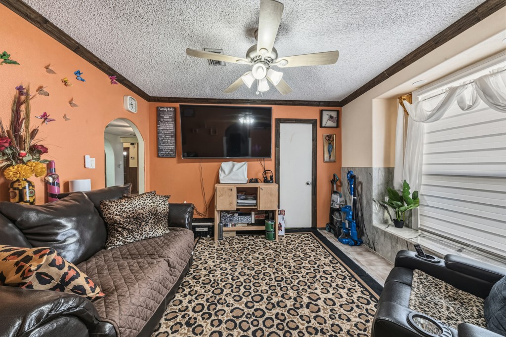 1202 Hwy 44 Hwy W