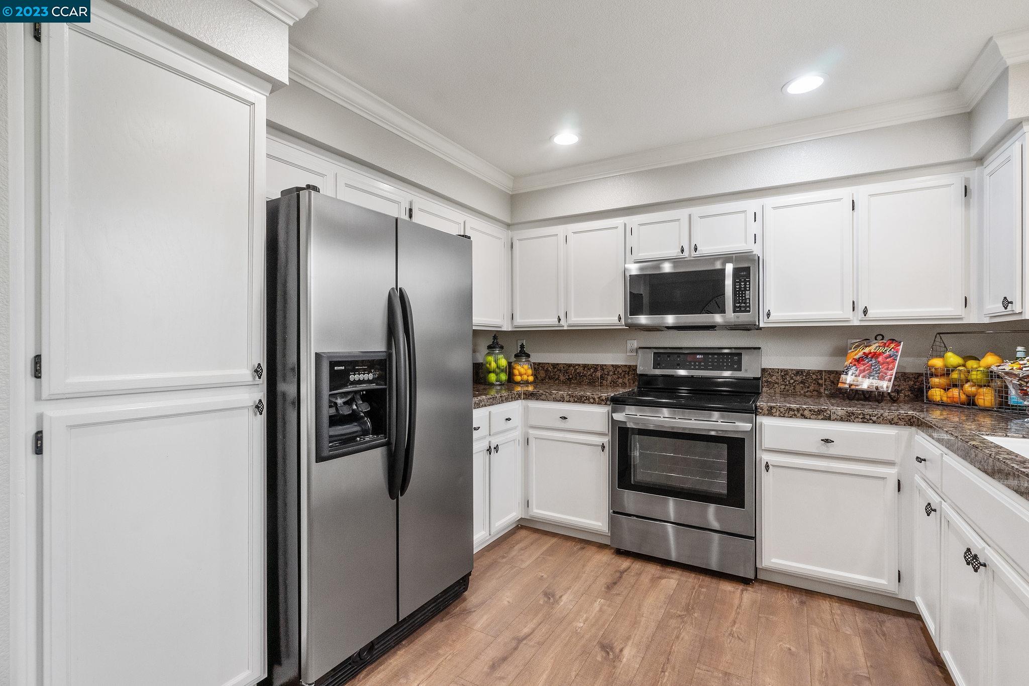 4053 SKYLARK LANE