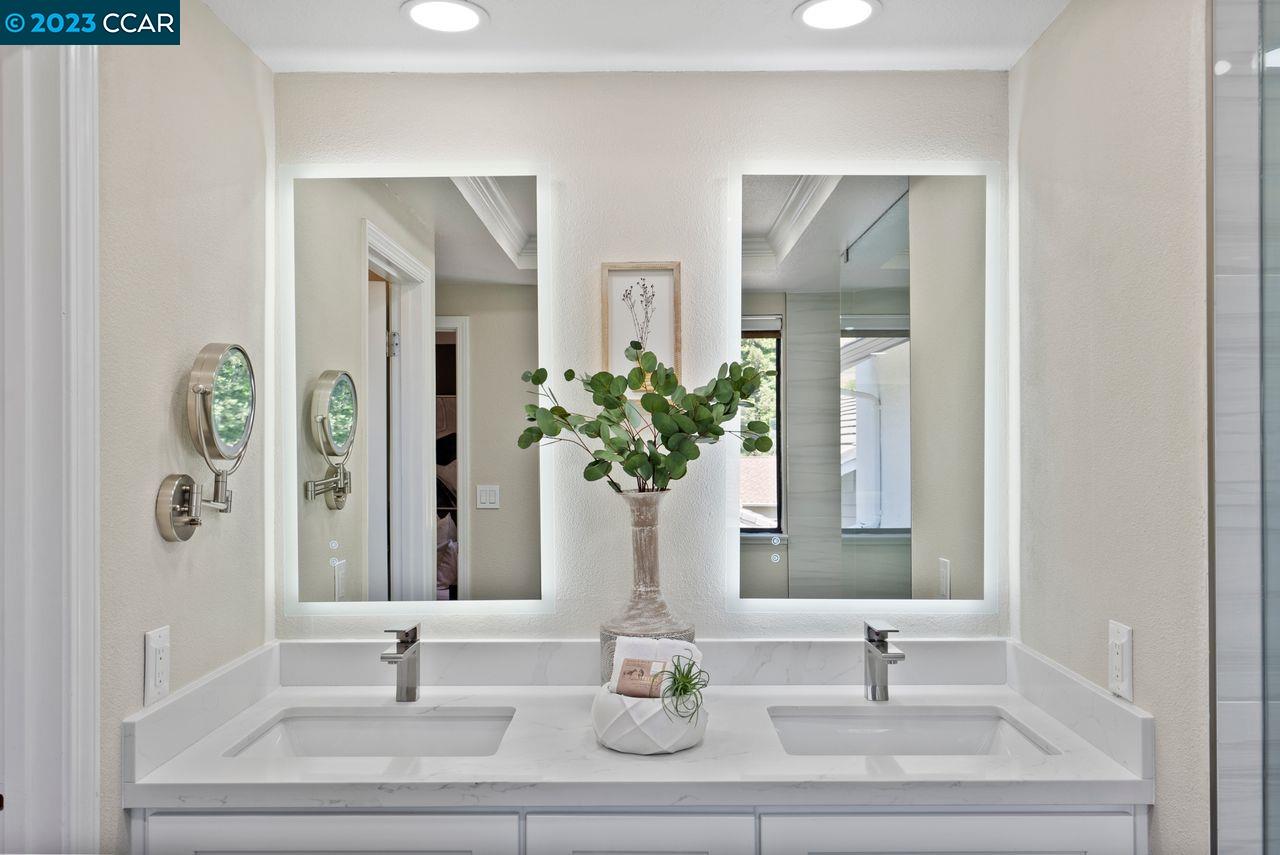 40 Chardonnay Ct