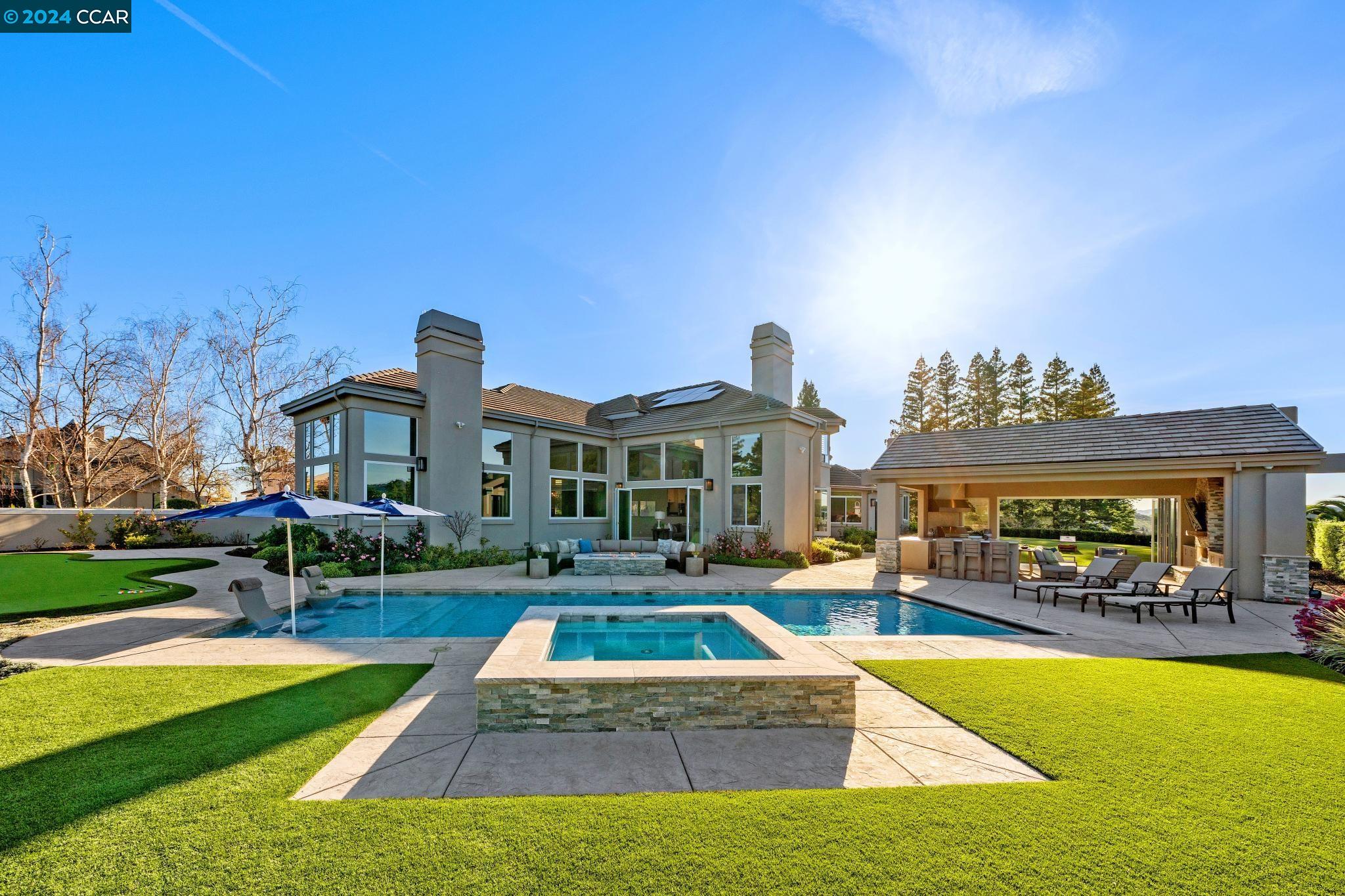 3520 Country Club Place