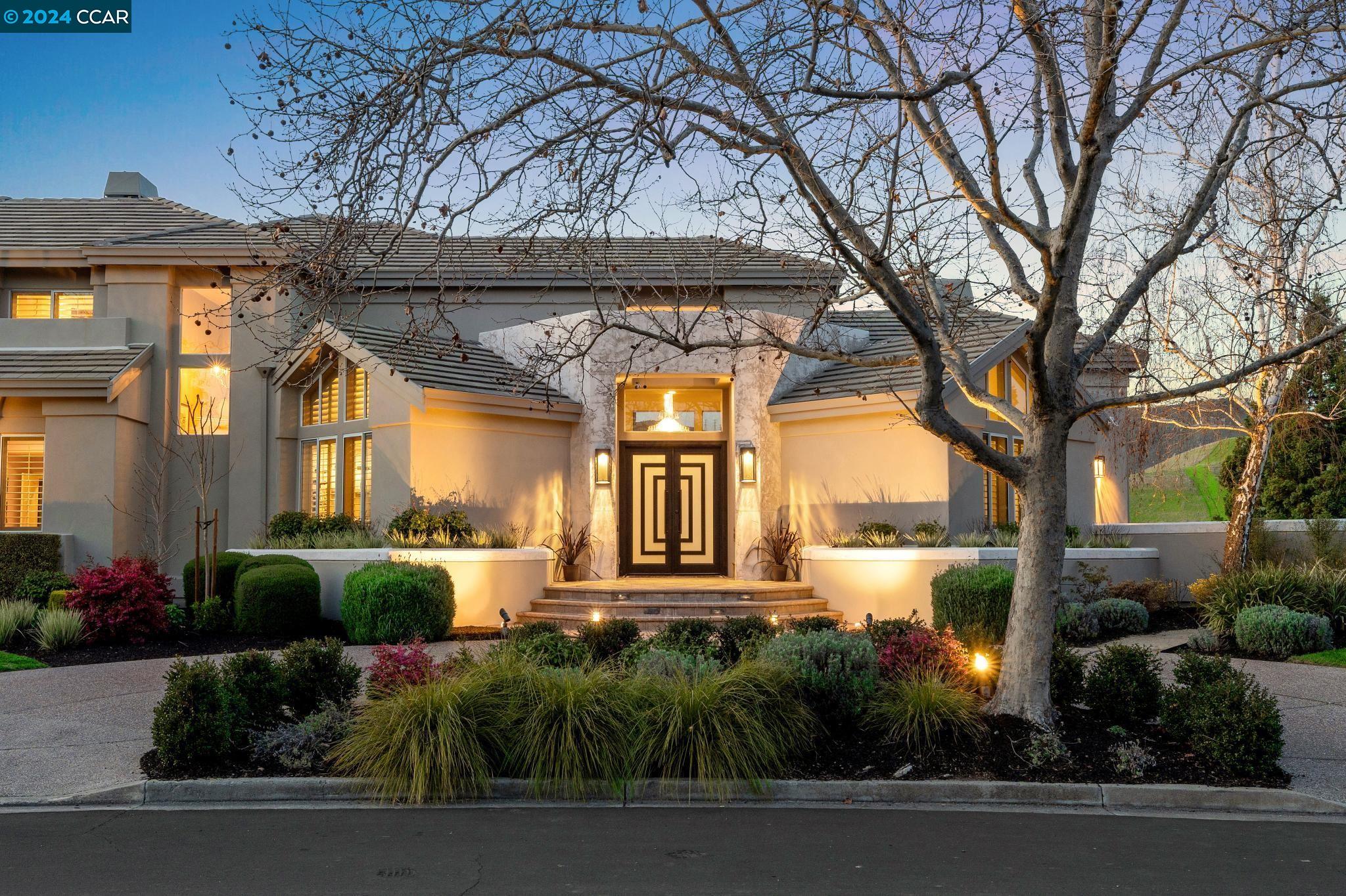 3520 Country Club Place