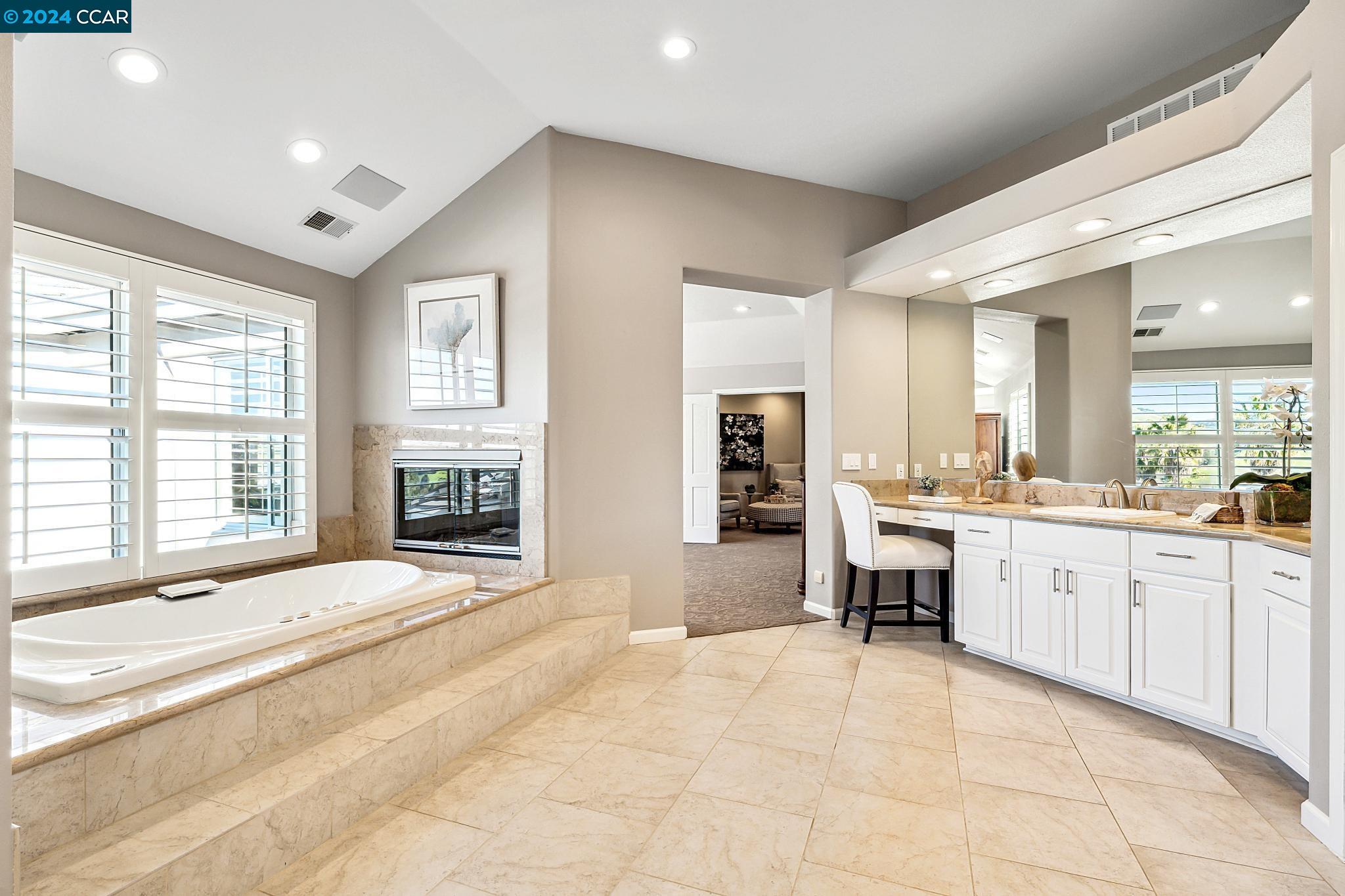 3520 Country Club Place