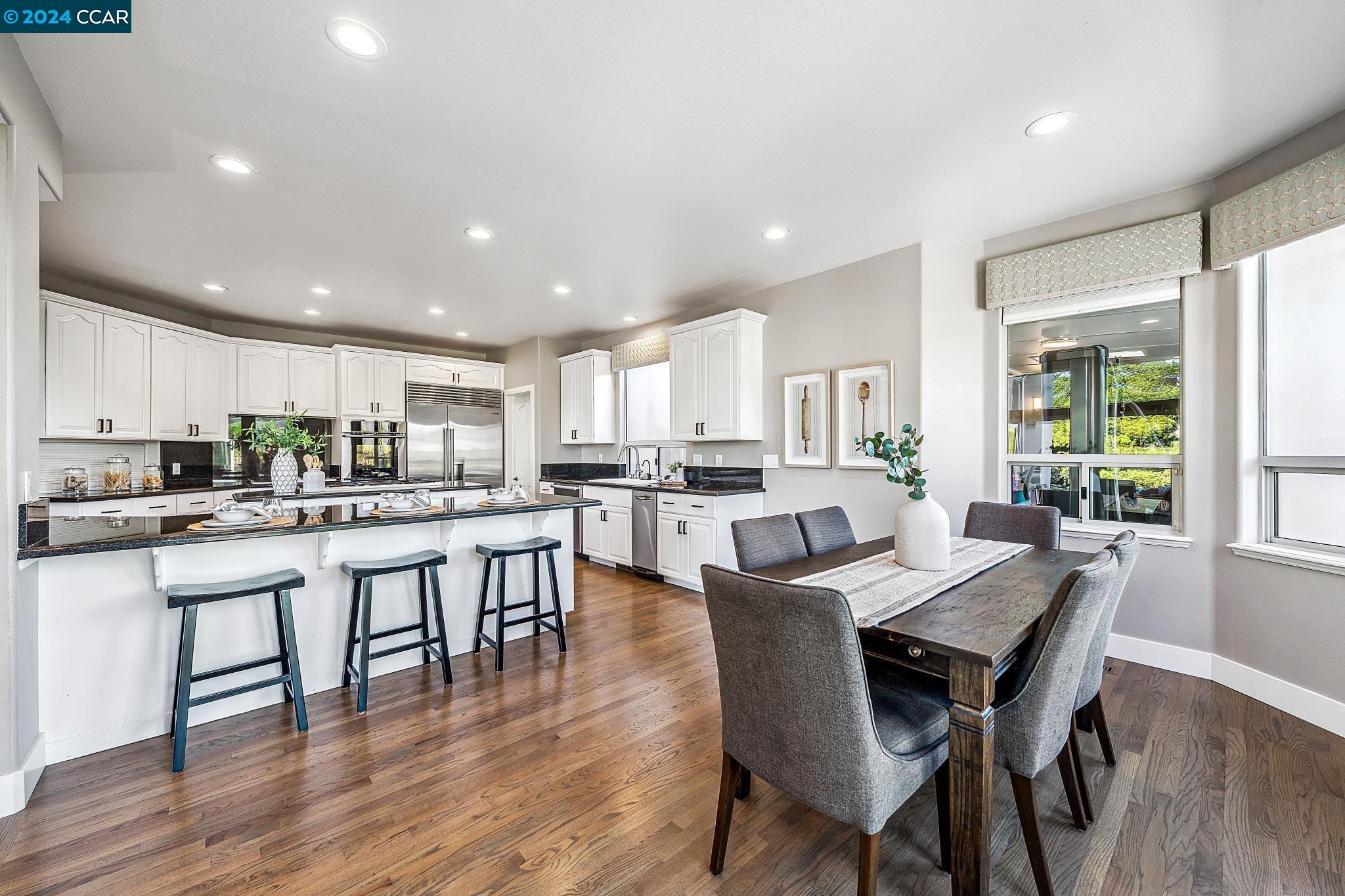 3520 Country Club Place