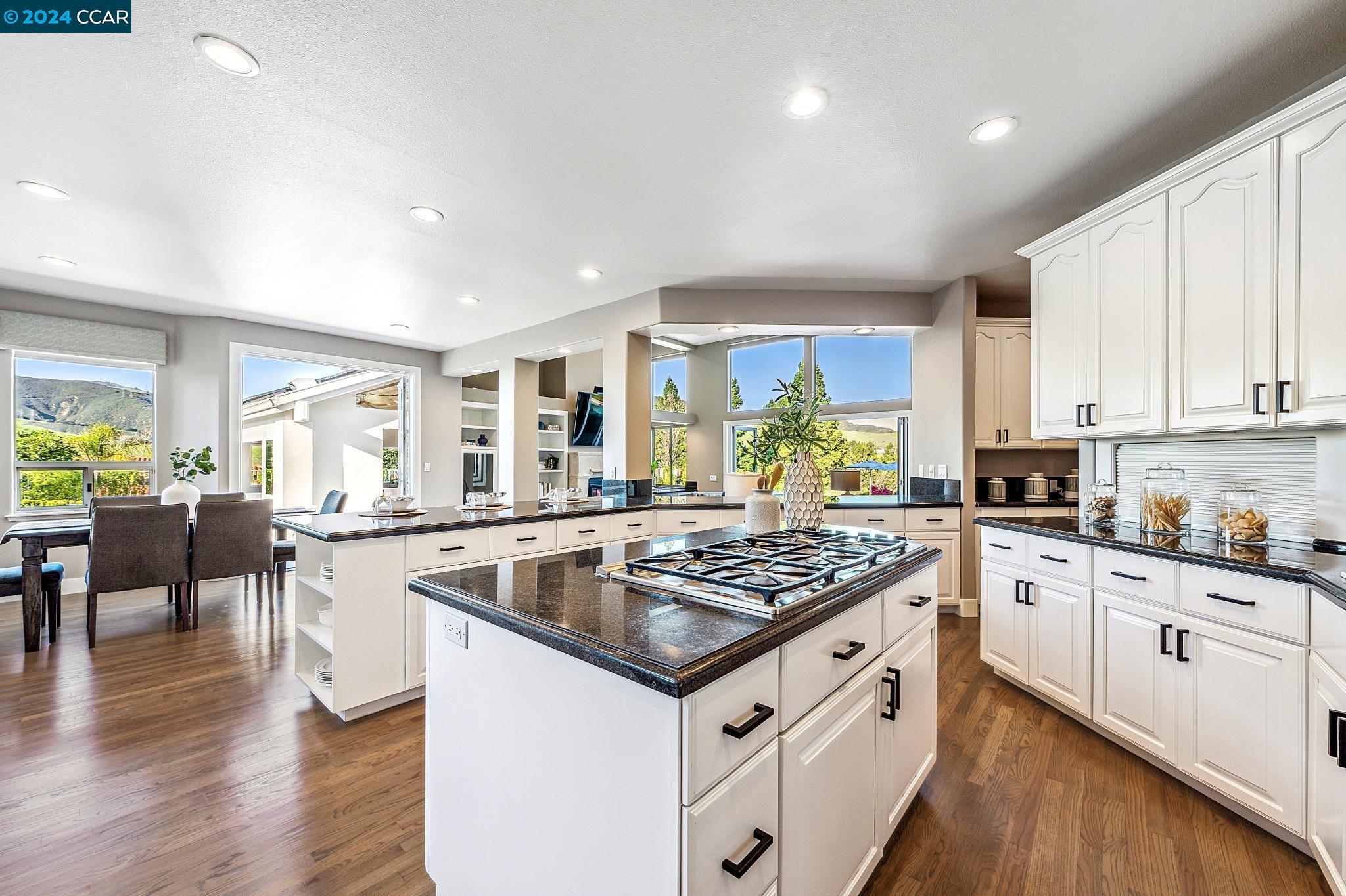 3520 Country Club Place