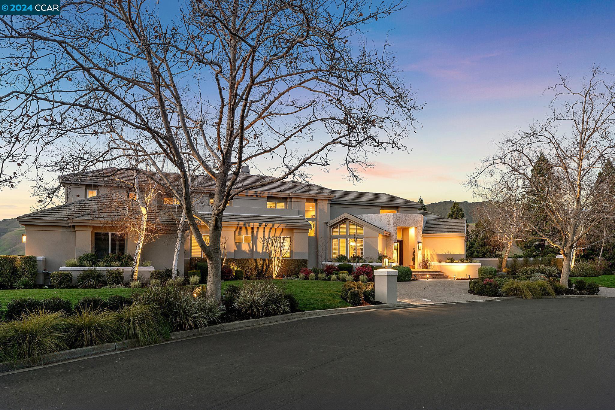 3520 Country Club Place