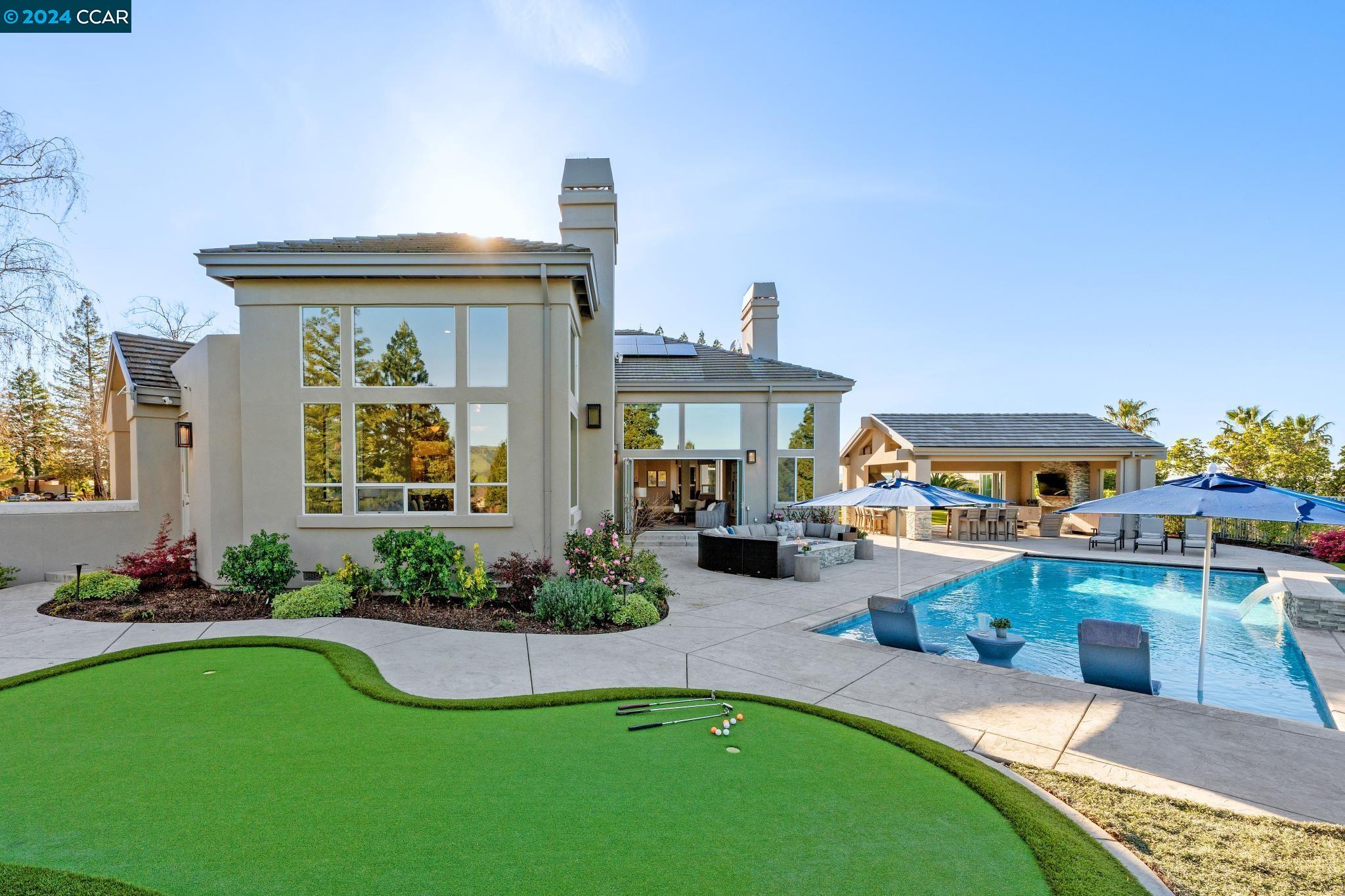 3520 Country Club Place