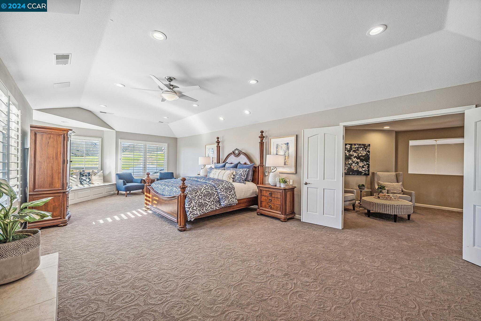 3520 Country Club Place