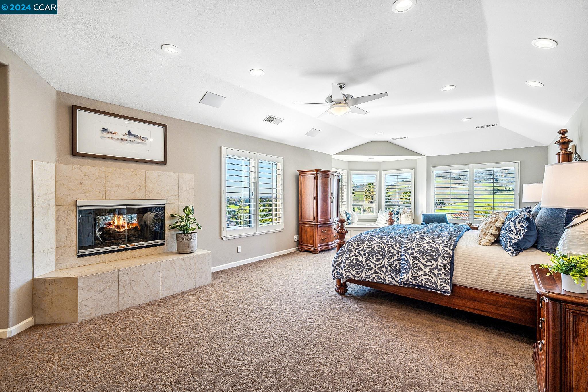 3520 Country Club Place