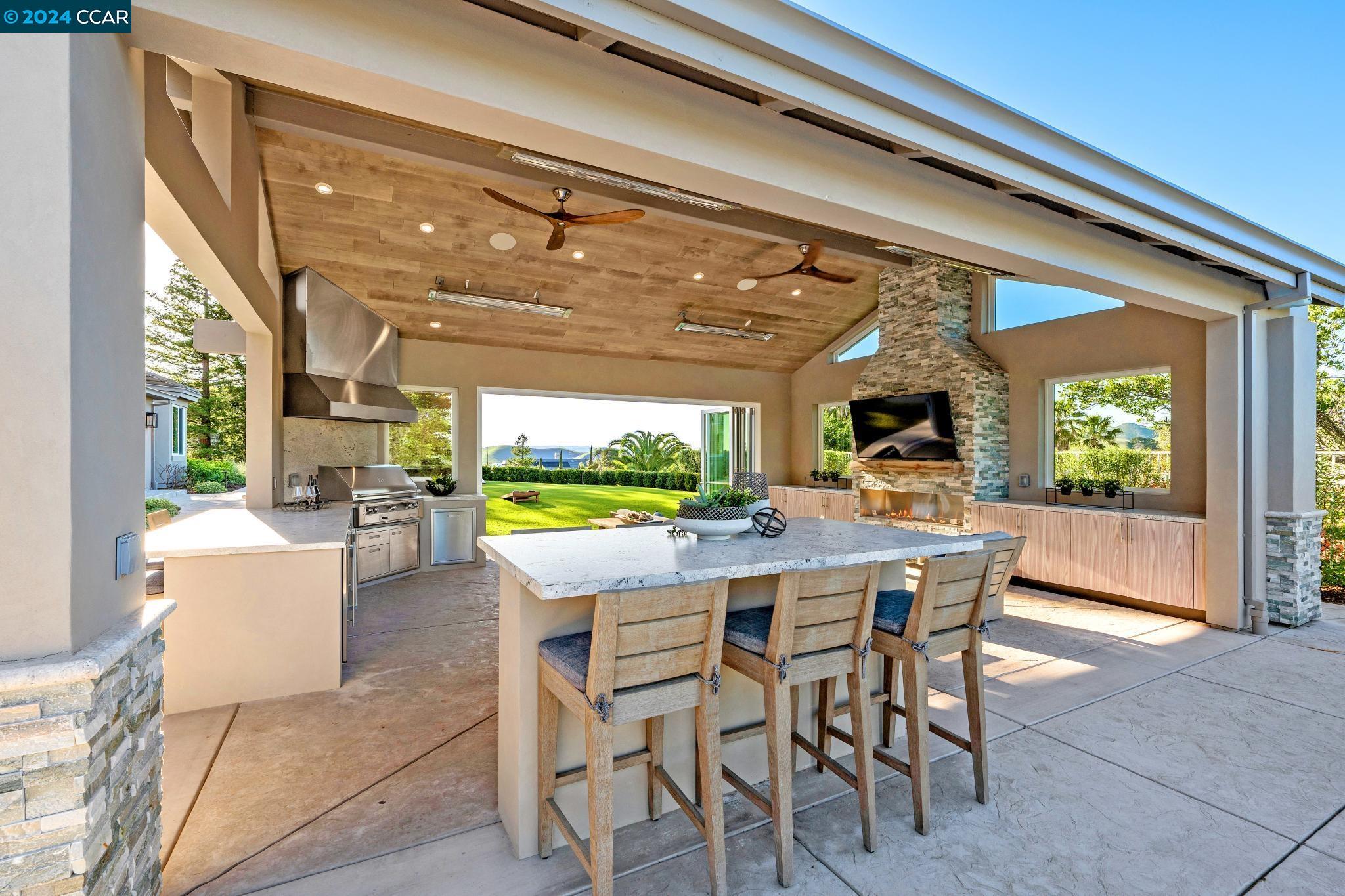 3520 Country Club Place