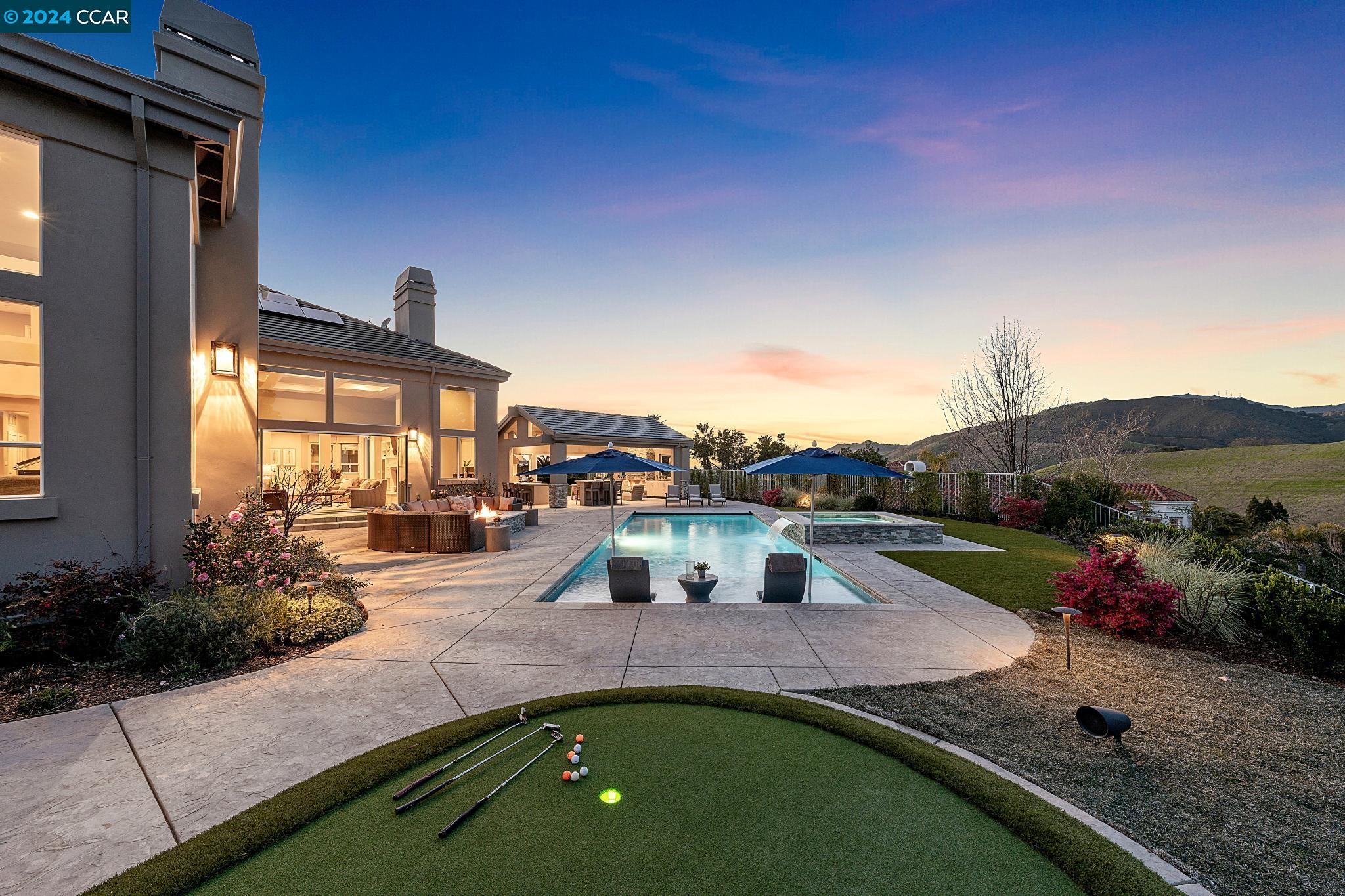 3520 Country Club Place