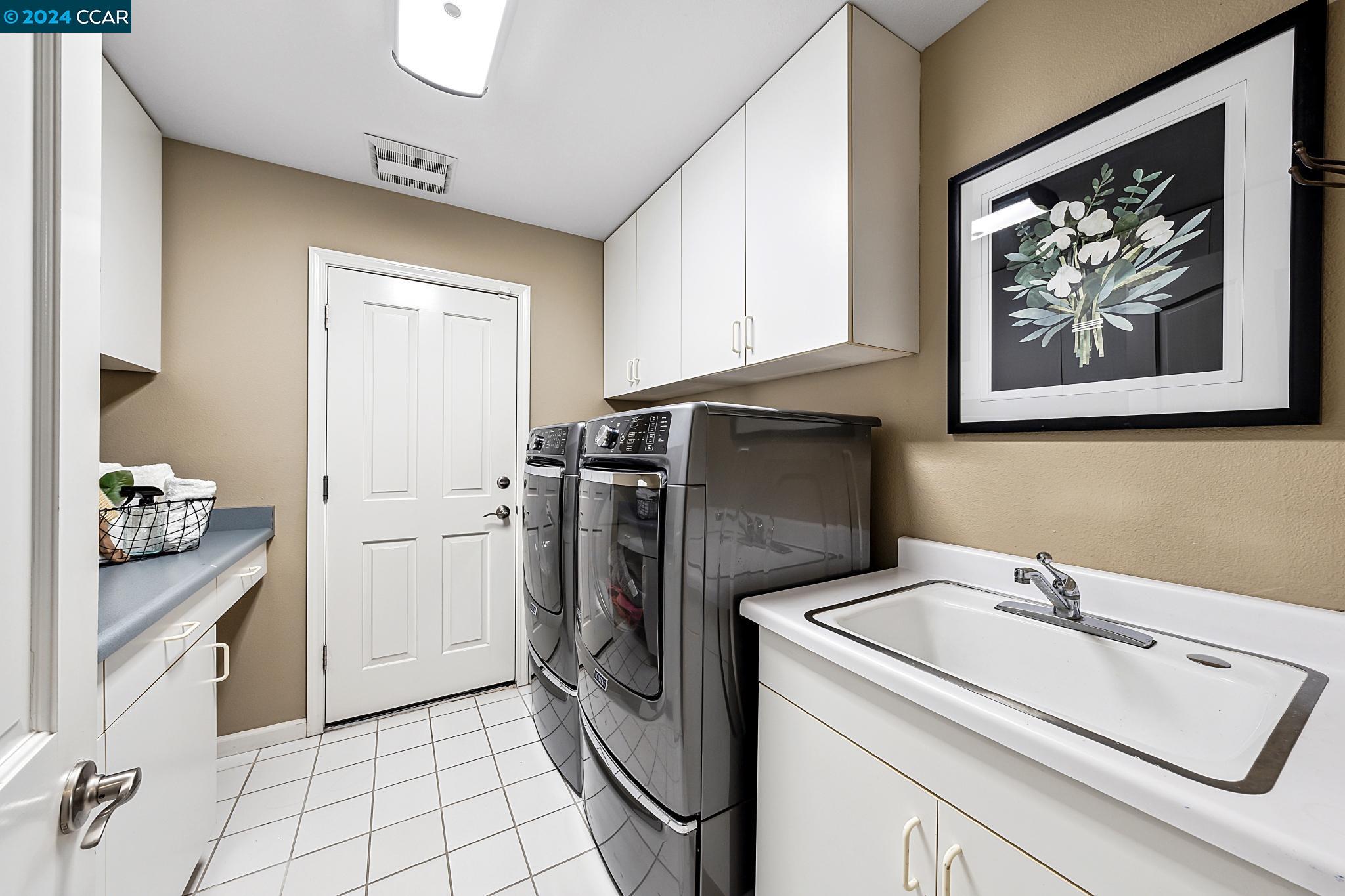 3520 Country Club Place