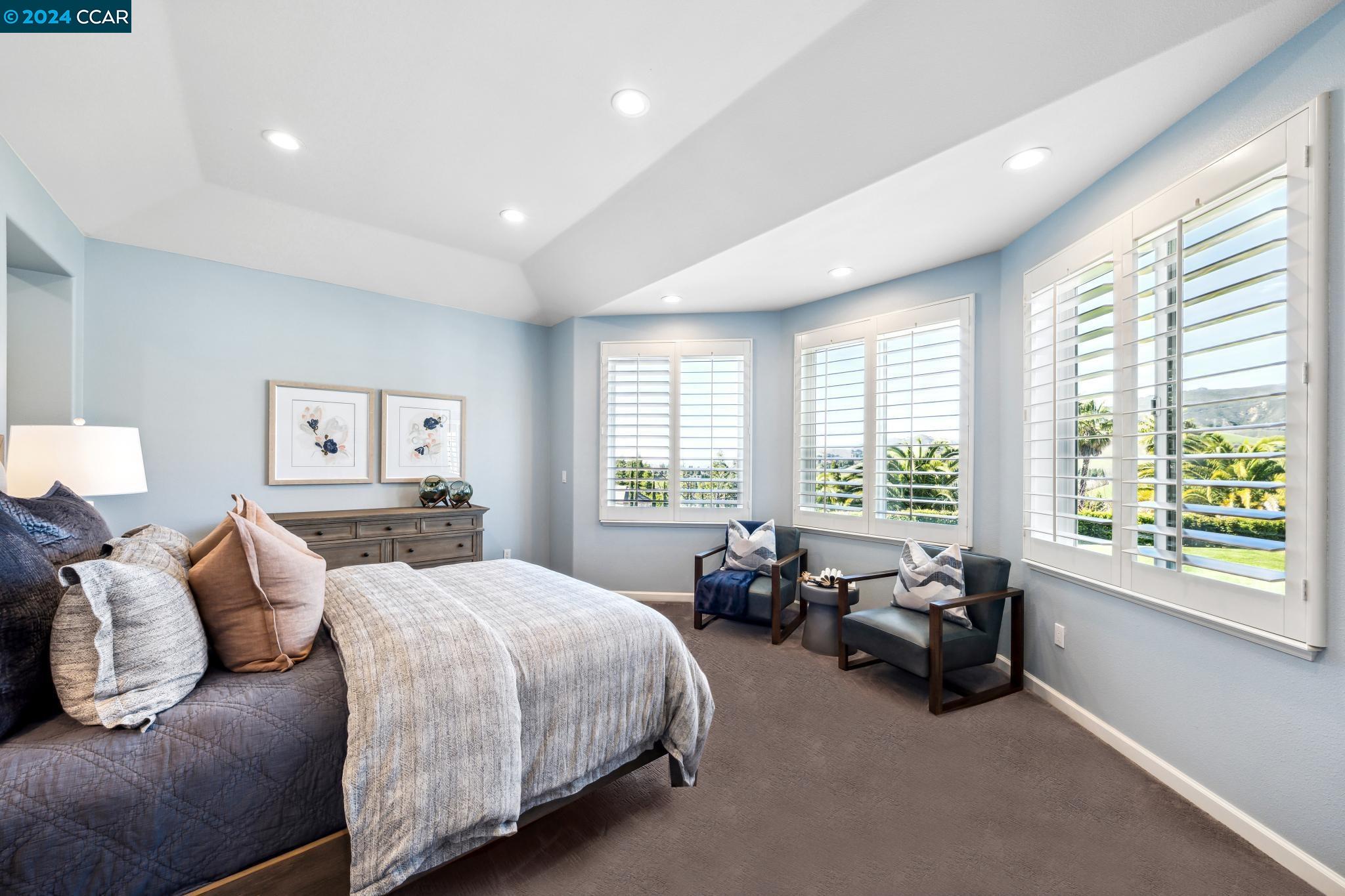 3520 Country Club Place