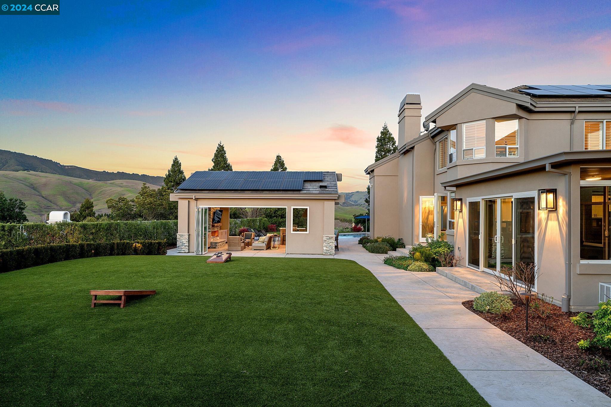 3520 Country Club Place