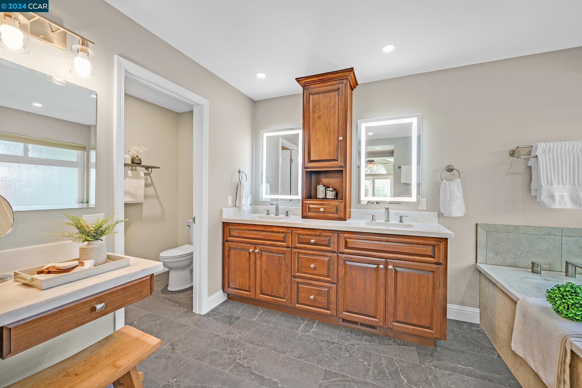 100 Carole Meadows Ct
