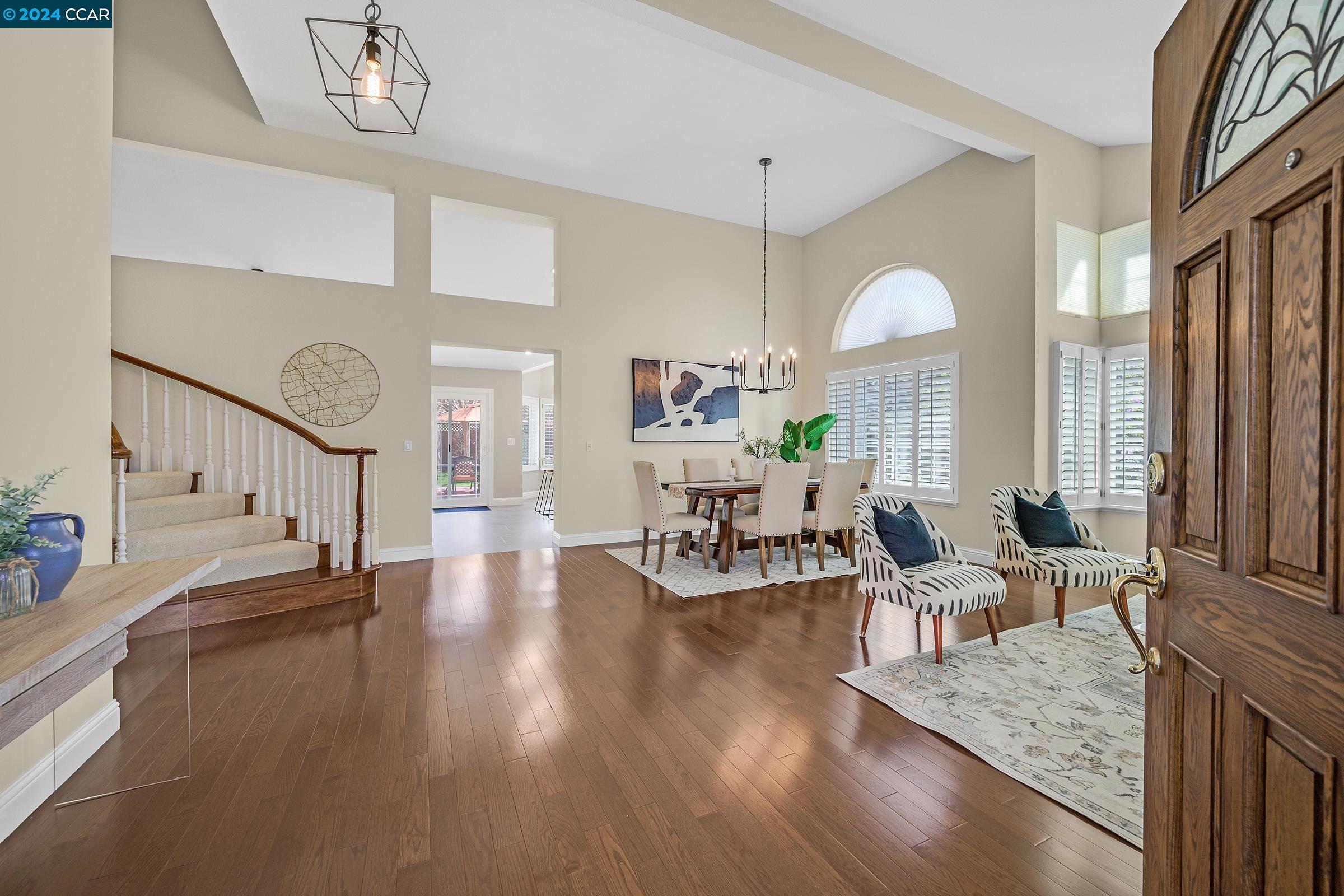 100 Carole Meadows Ct