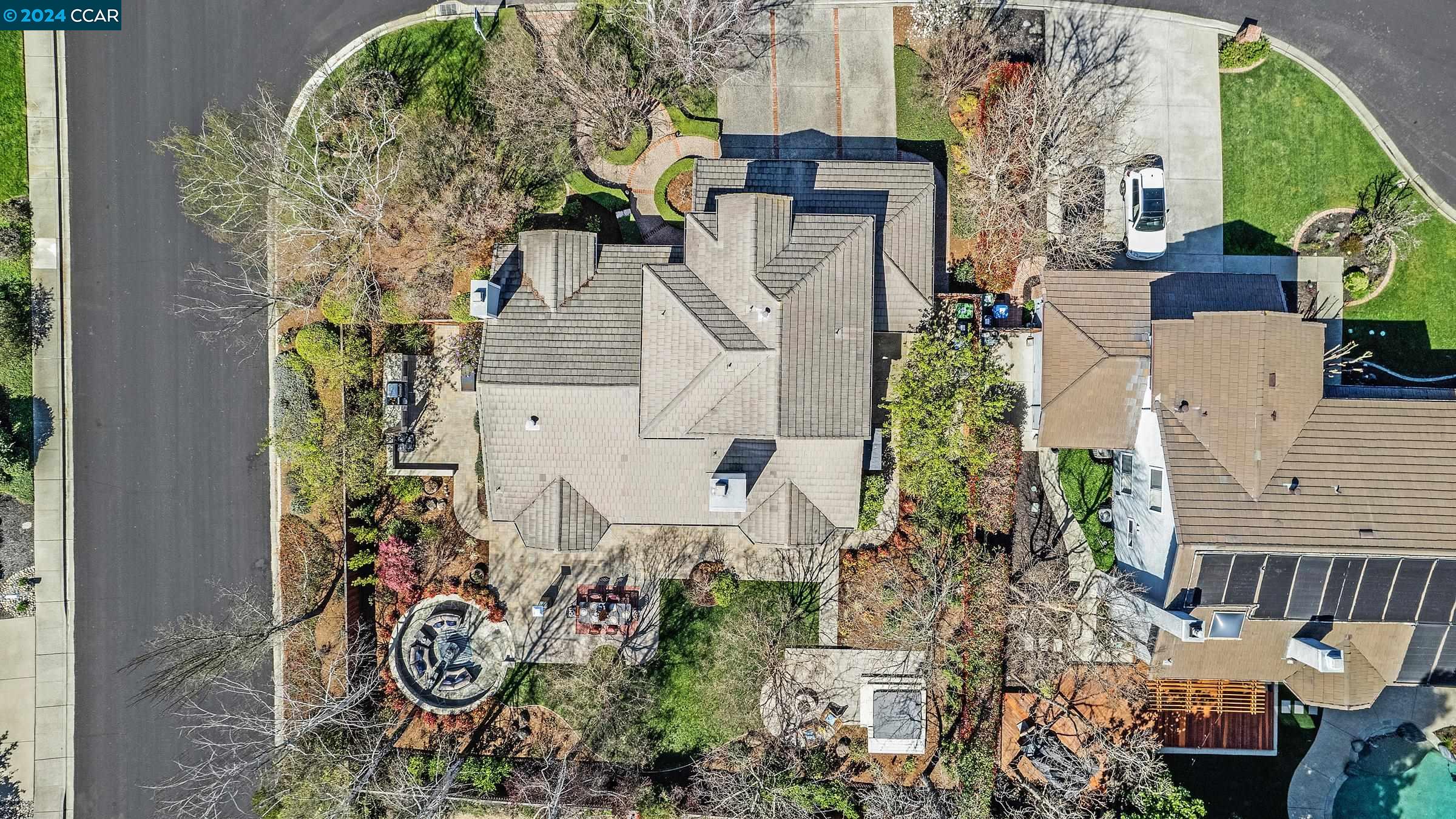 100 Carole Meadows Ct