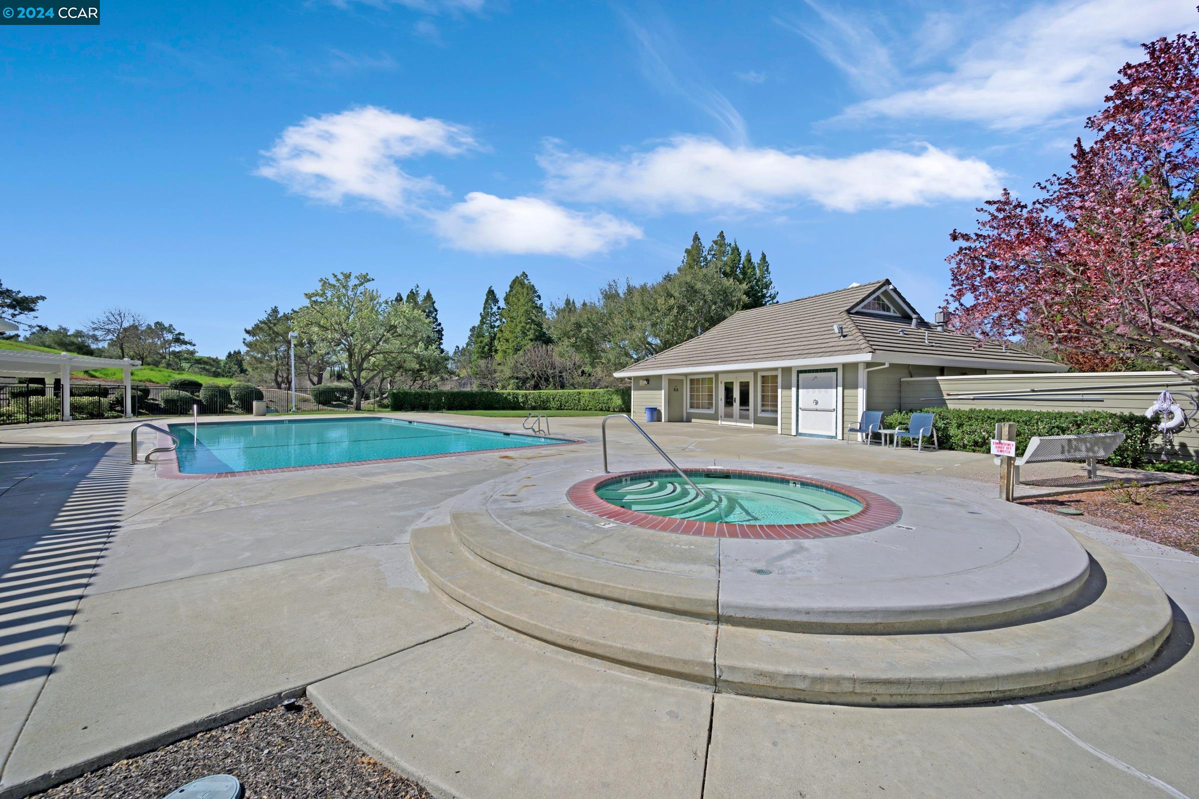 100 Carole Meadows Ct