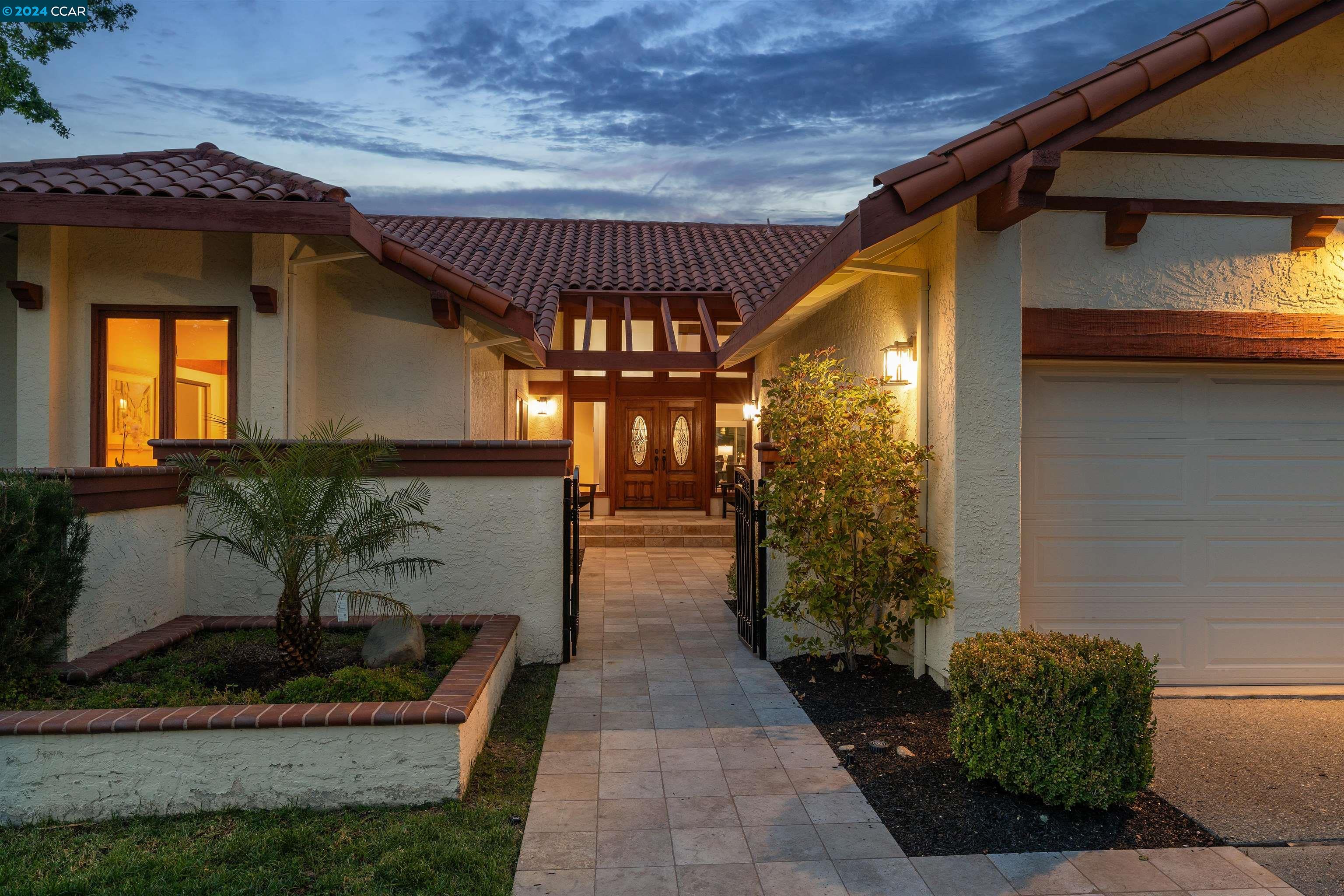 704 Liquidamber Pl