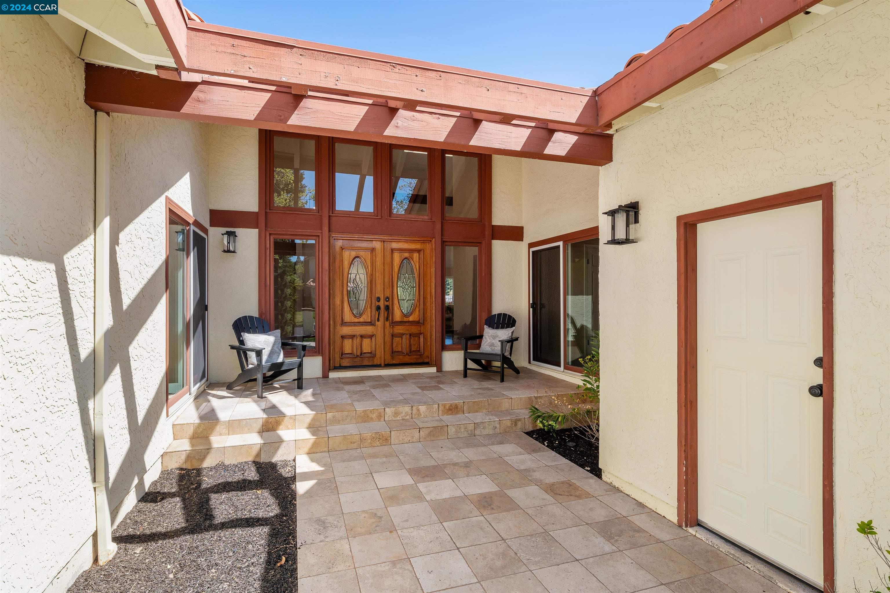 704 Liquidamber Pl