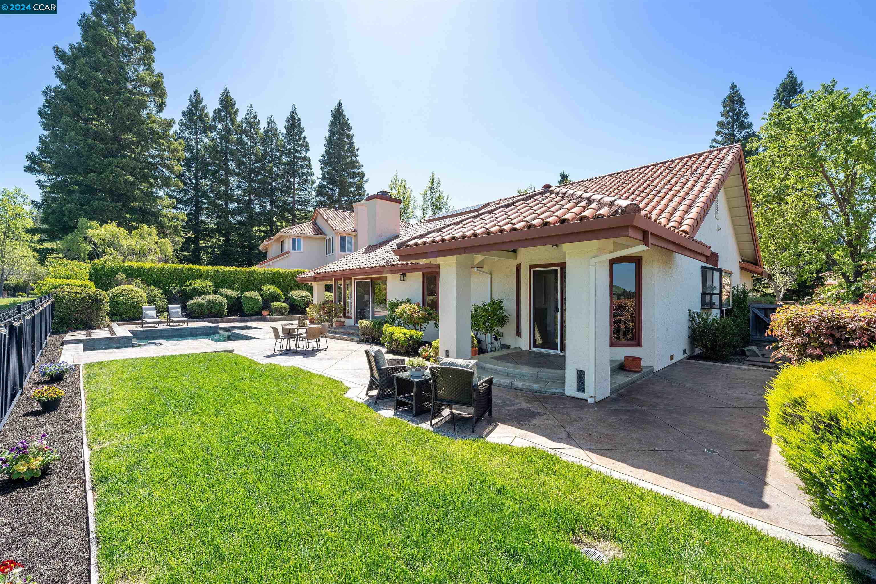 704 Liquidamber Pl