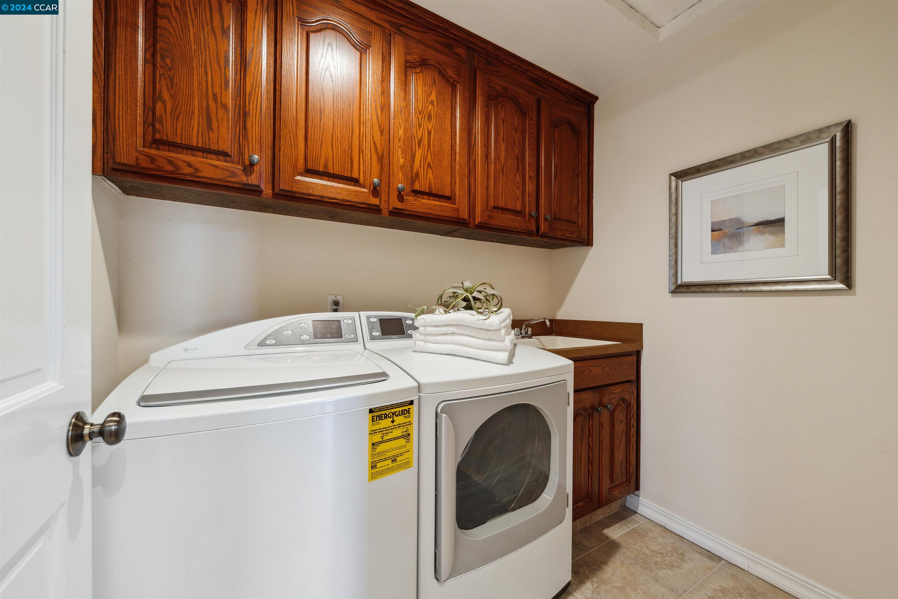 704 Liquidamber Pl
