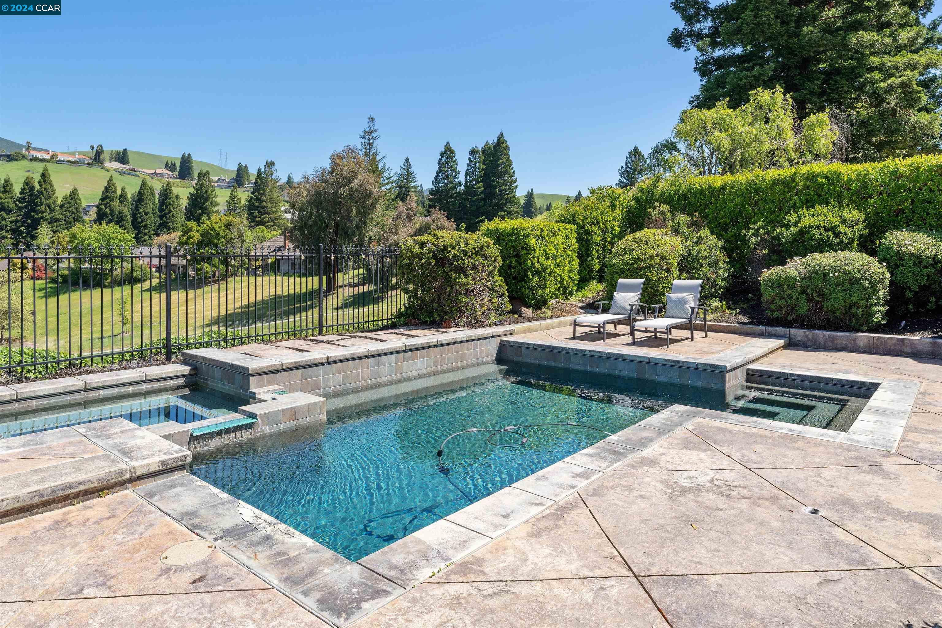 704 Liquidamber Pl