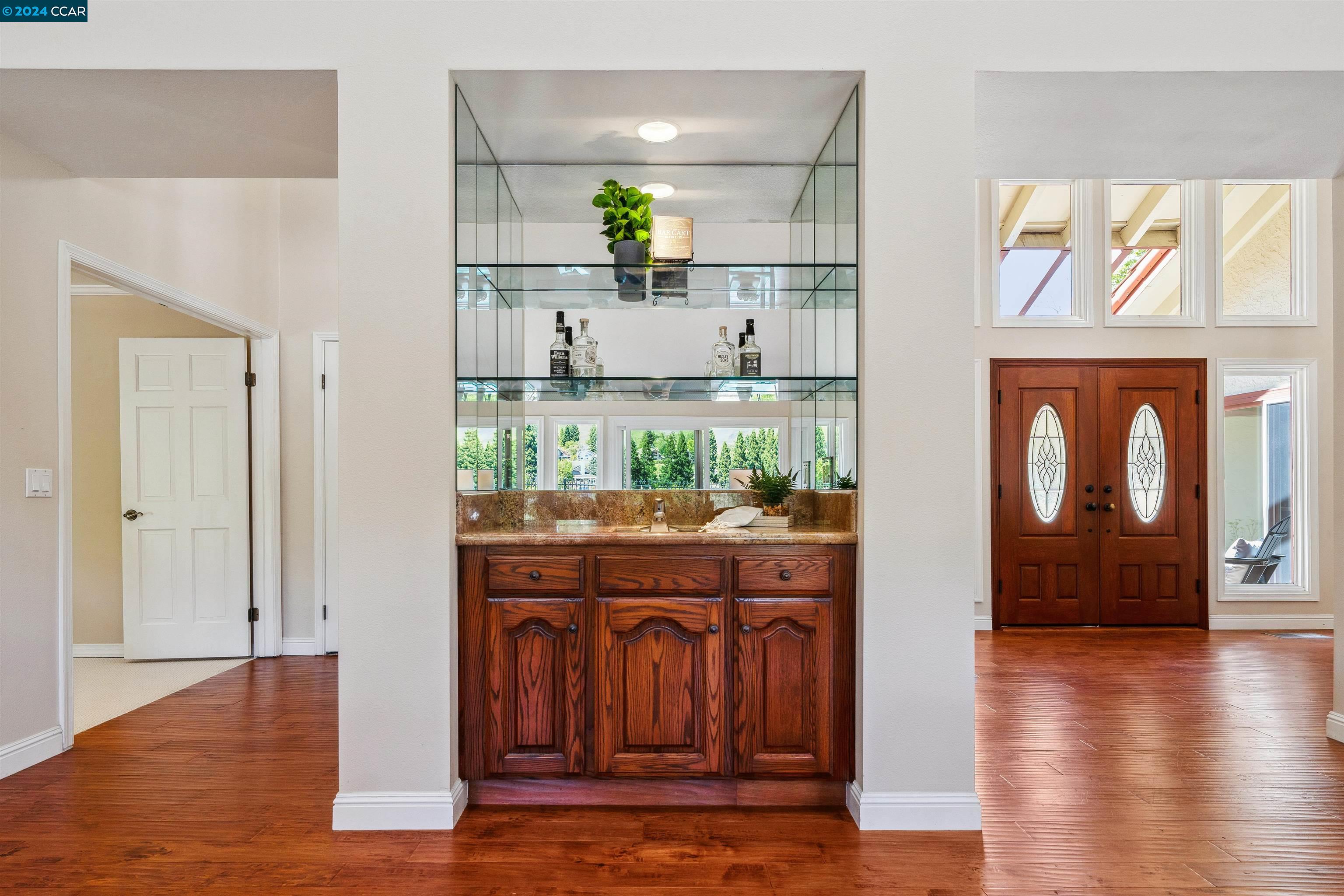 704 Liquidamber Pl