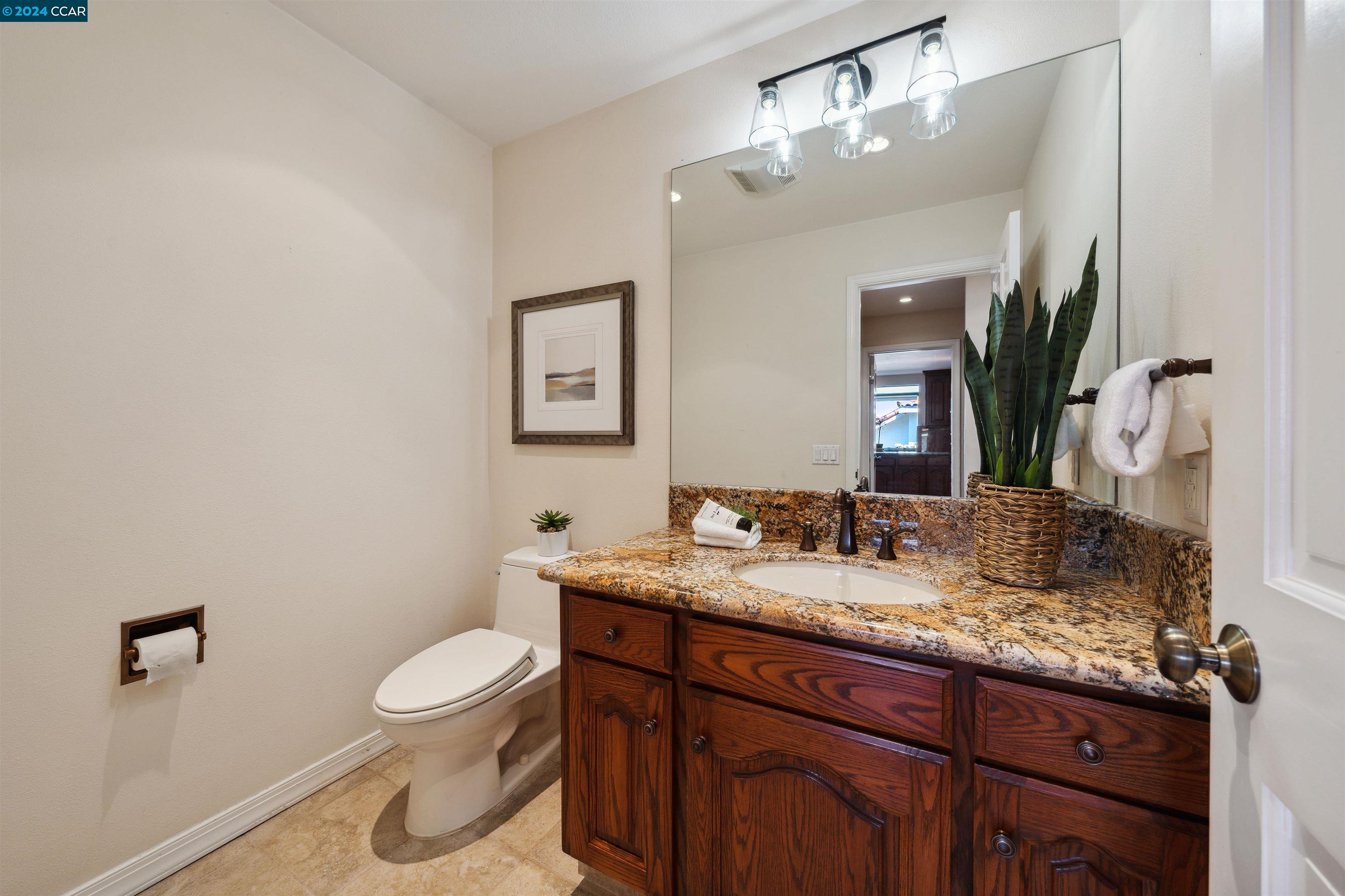 704 Liquidamber Pl