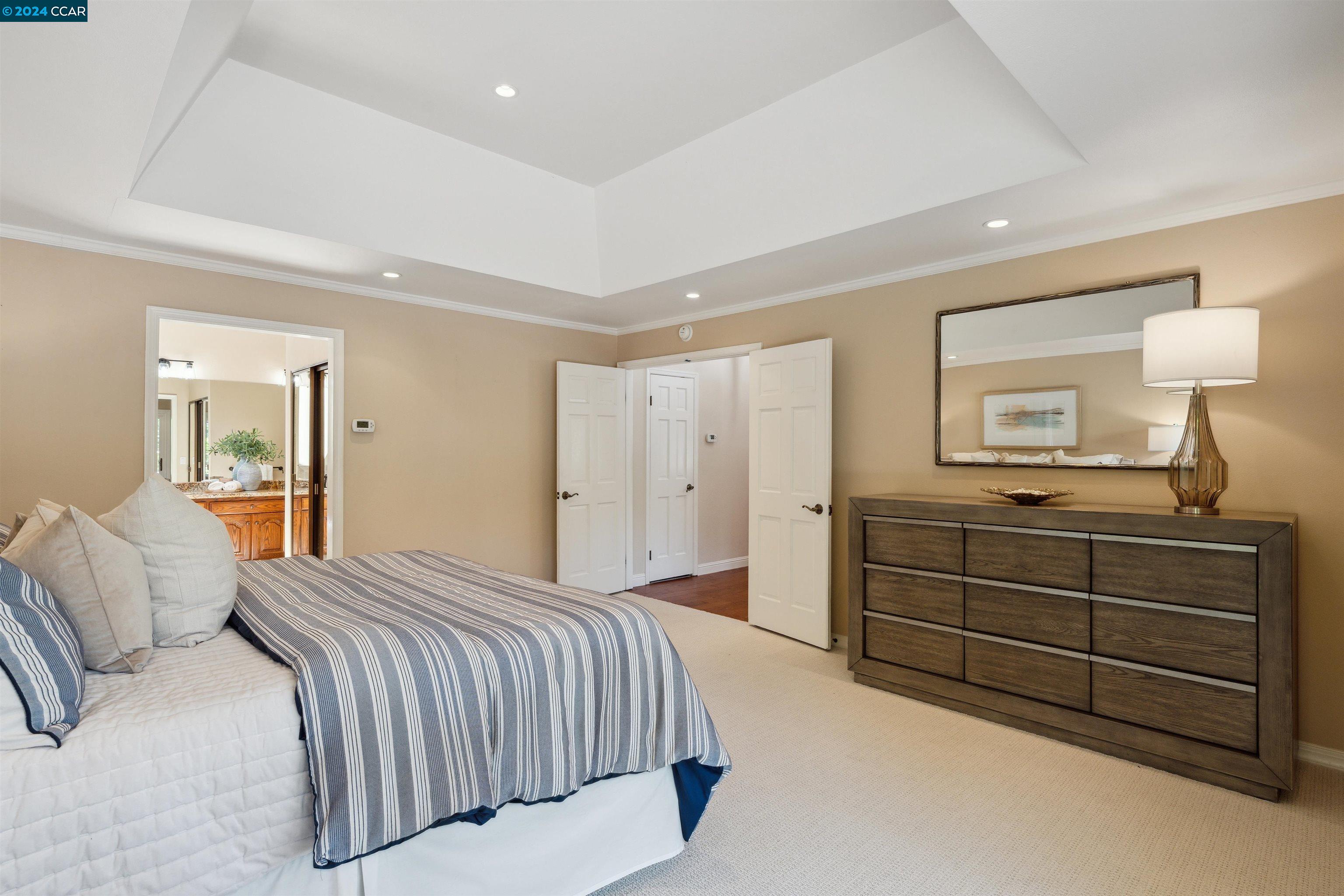 704 Liquidamber Pl