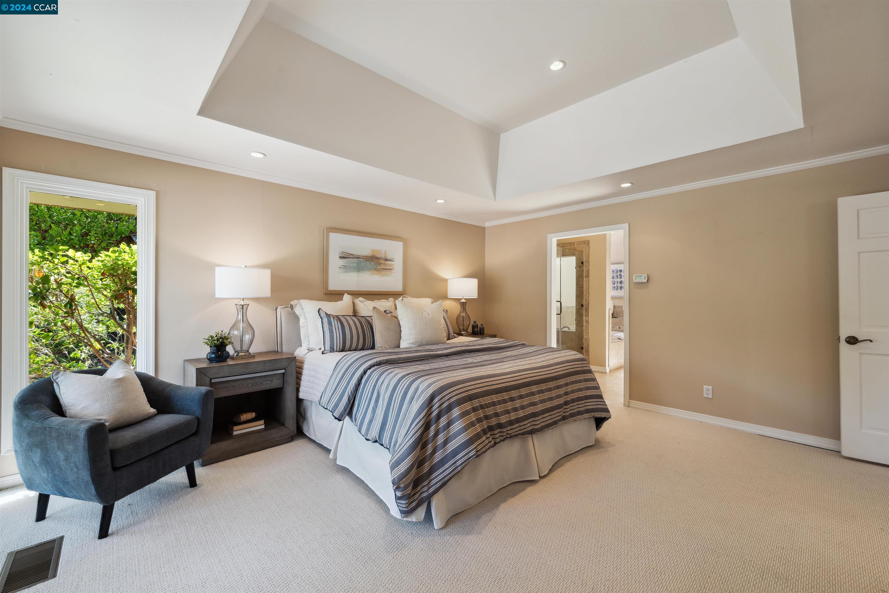 704 Liquidamber Pl