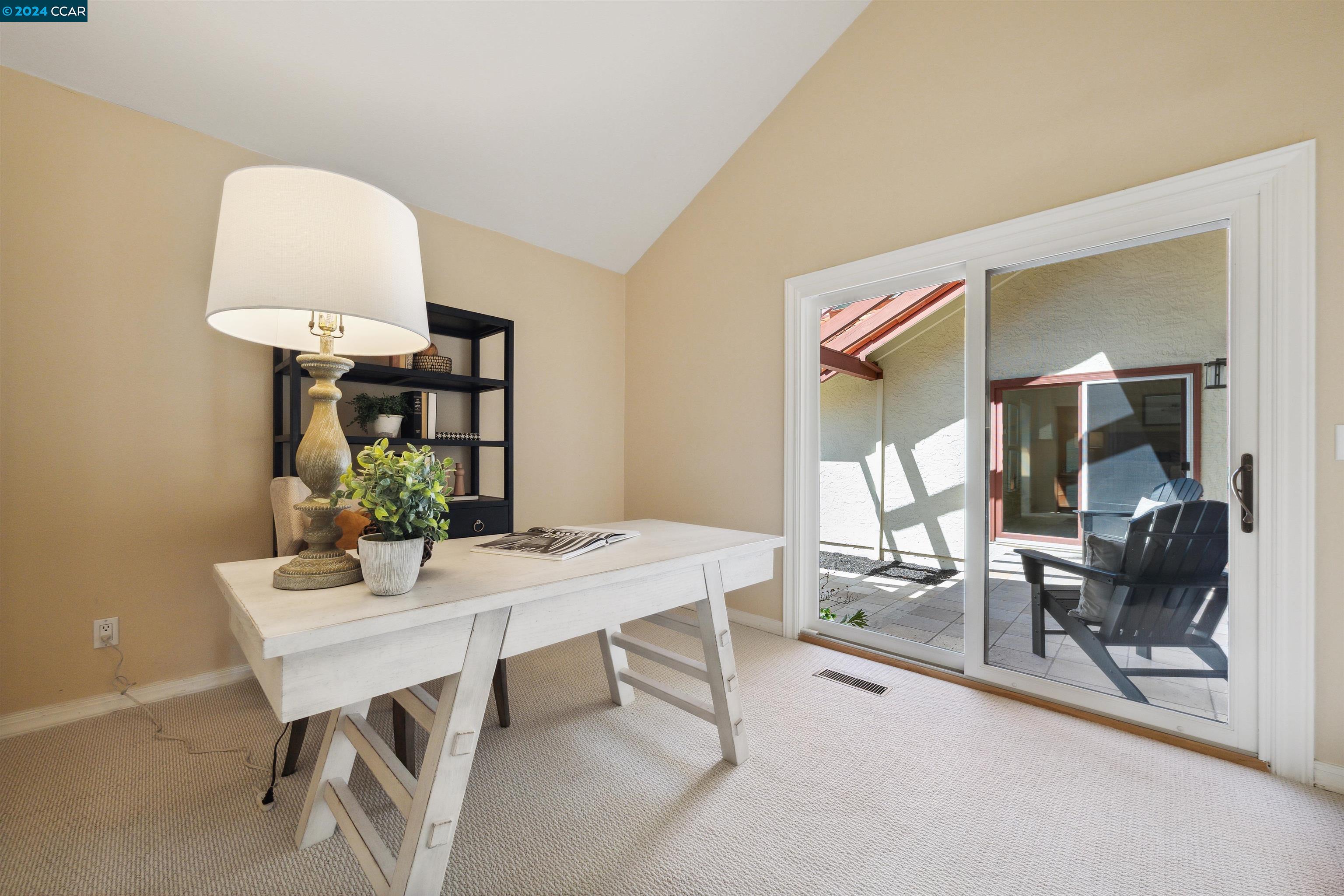 704 Liquidamber Pl