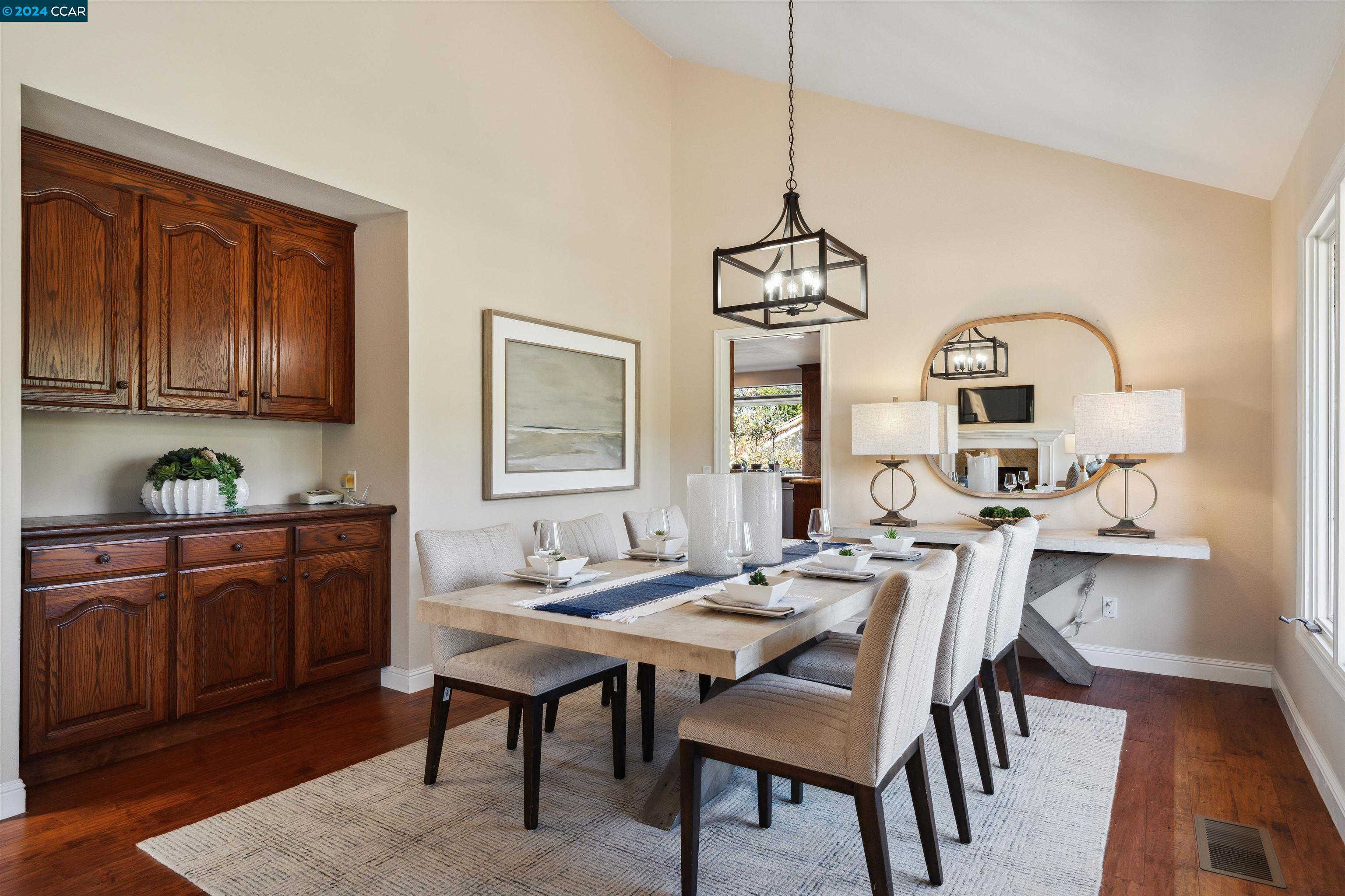 704 Liquidamber Pl