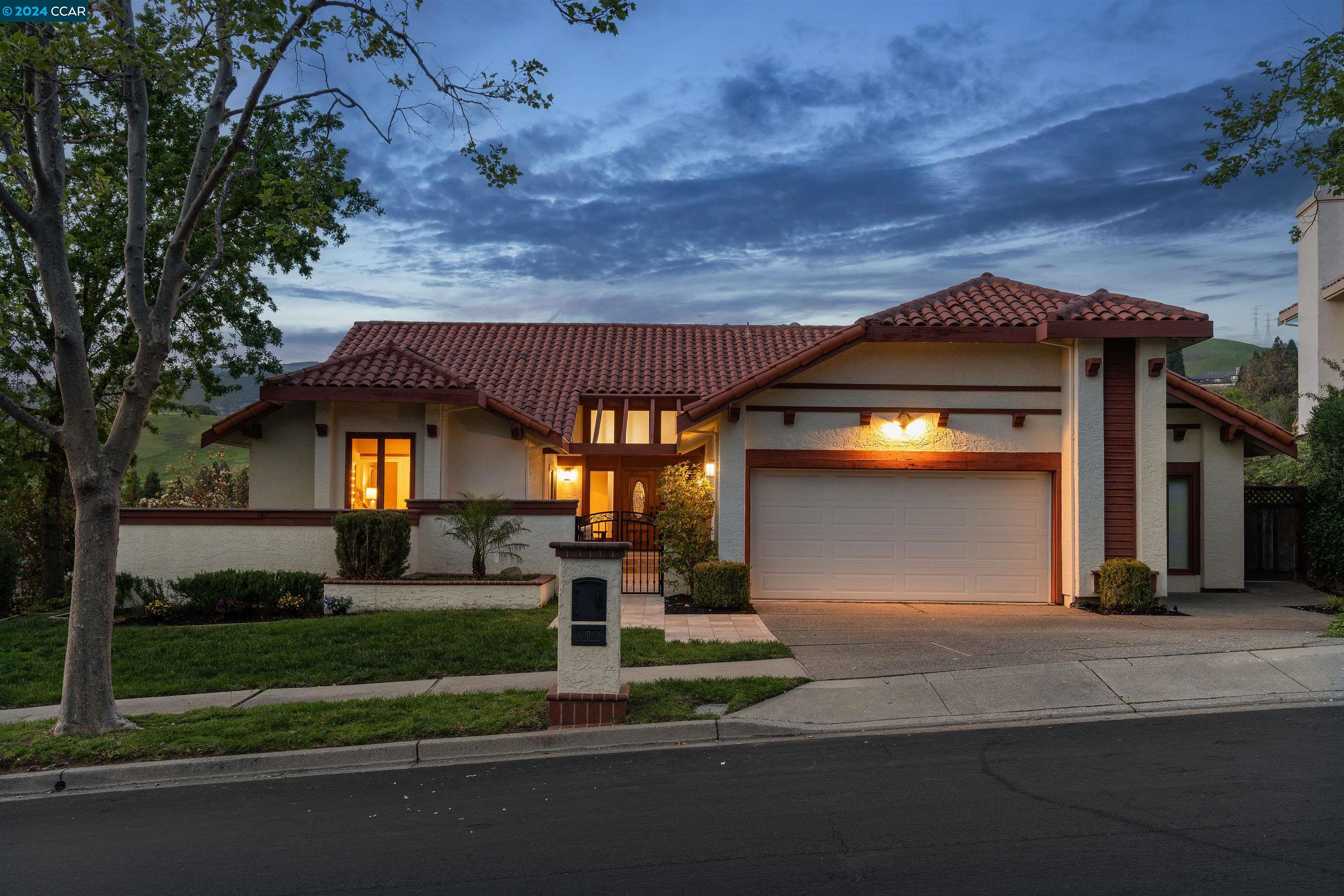 704 Liquidamber Pl