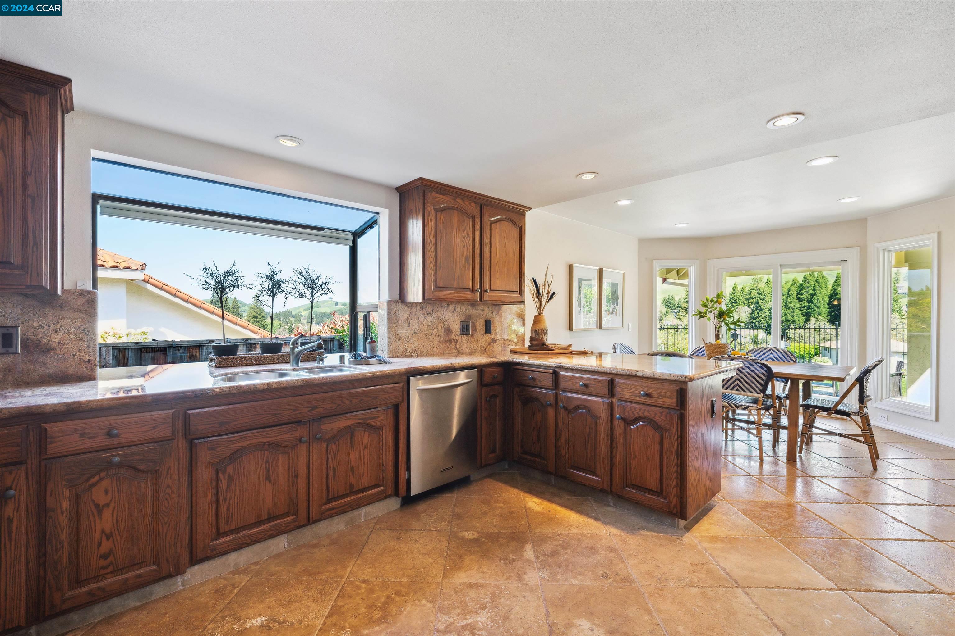 704 Liquidamber Pl
