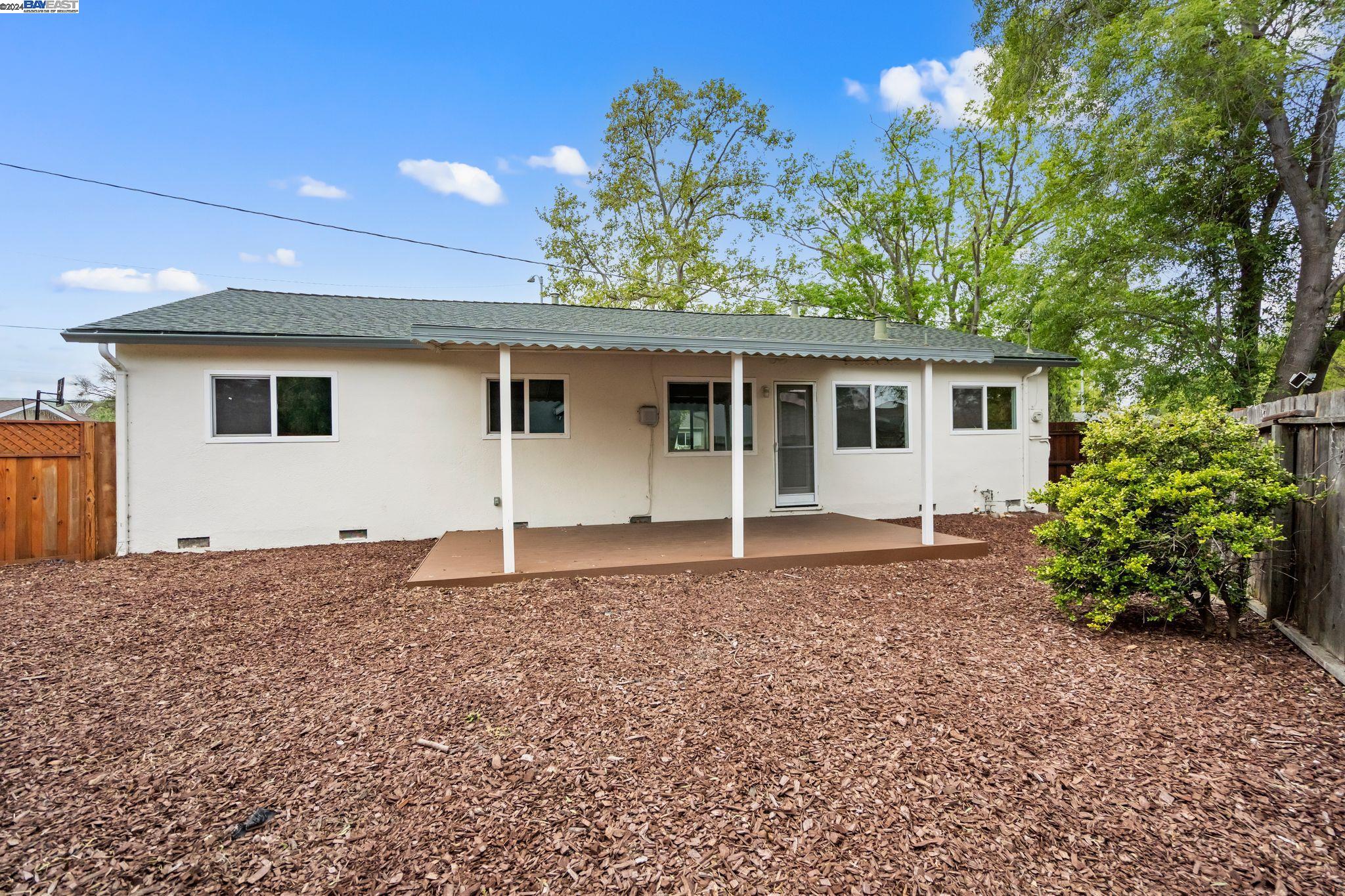 7529 Ironwood Dr
