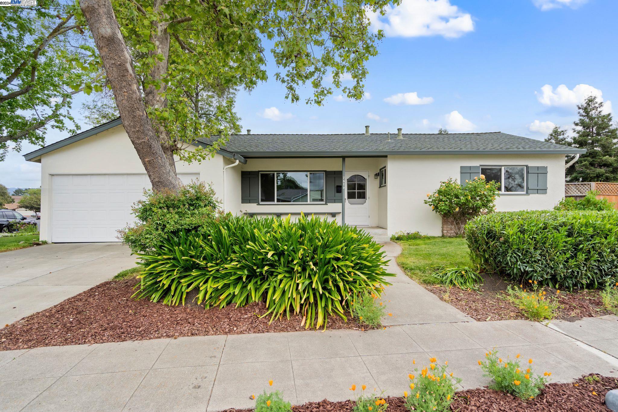 7529 Ironwood Dr