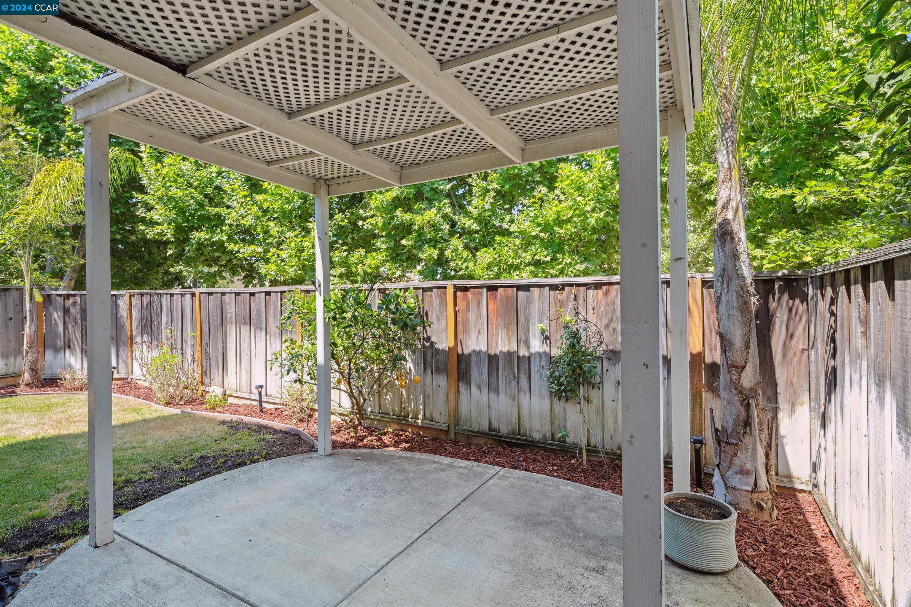 397 Castlemaine Ct