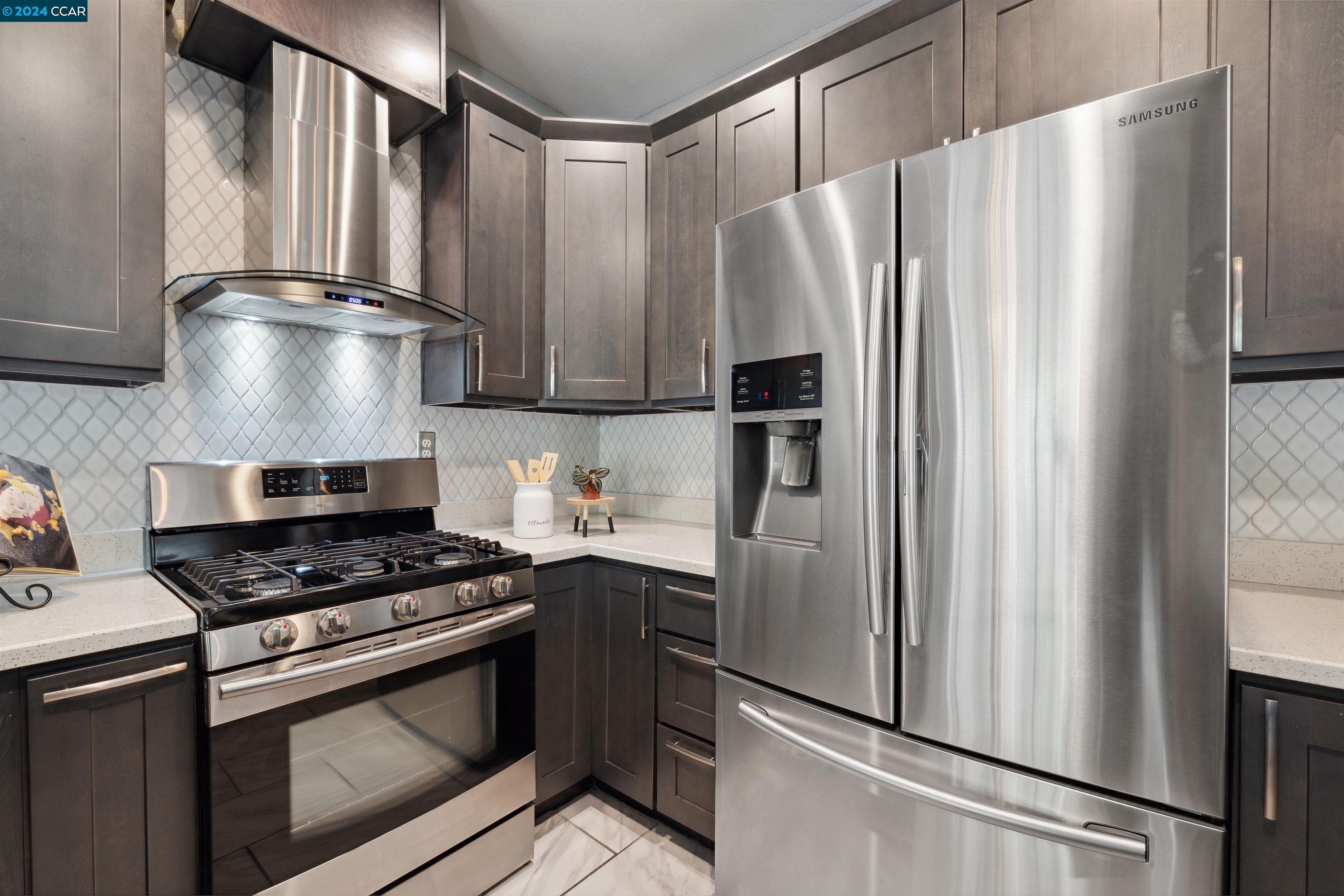 397 Castlemaine Ct