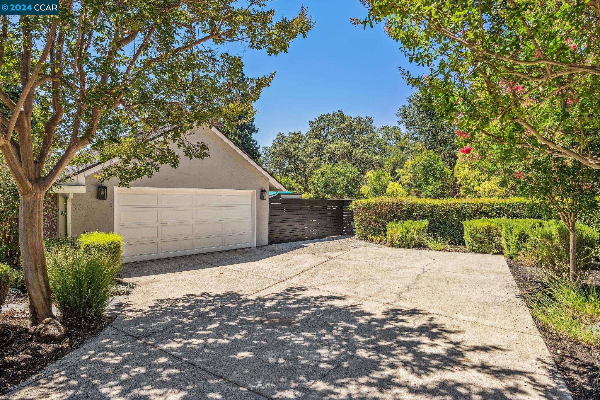 1043 White Gate Rd
