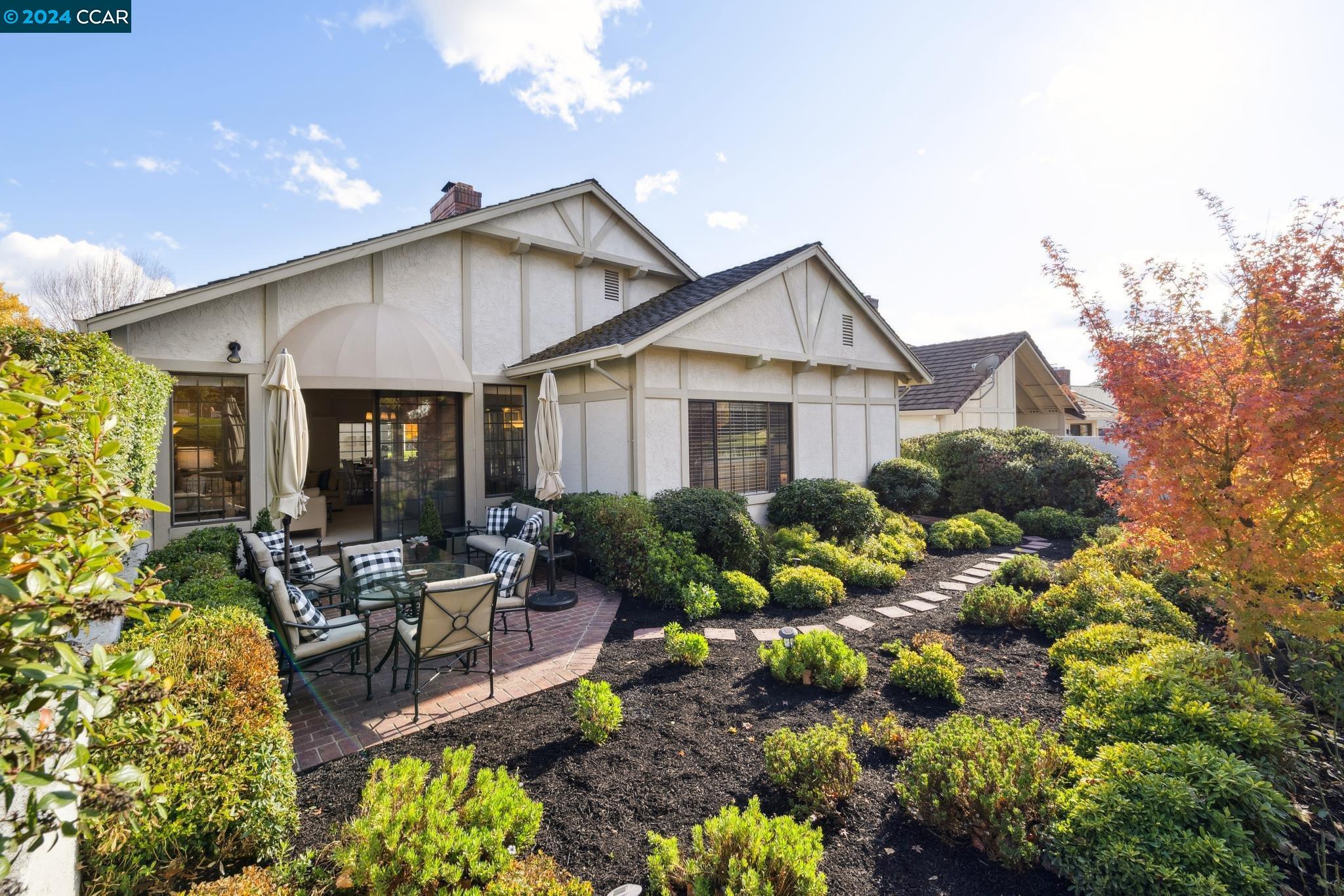 316 Jacaranda Dr
