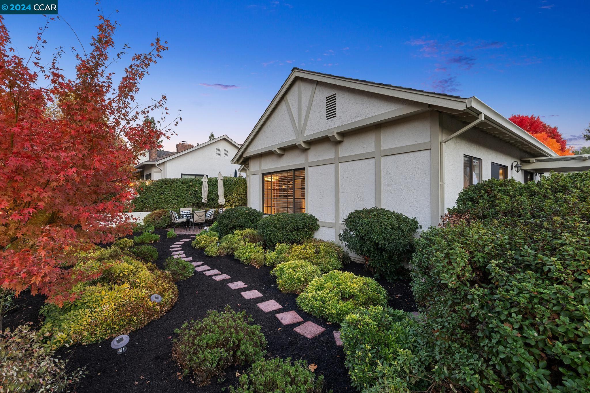 316 Jacaranda Dr