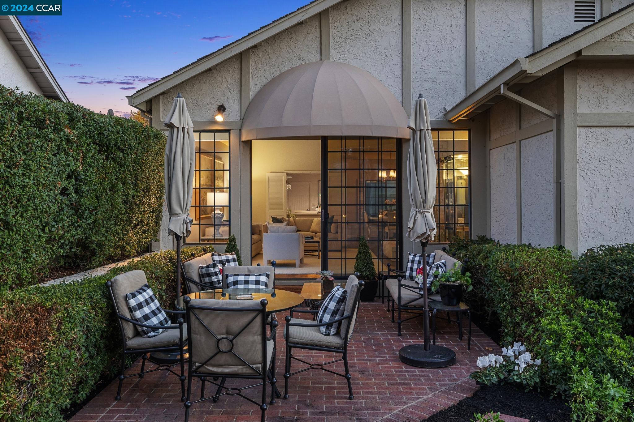 316 Jacaranda Dr