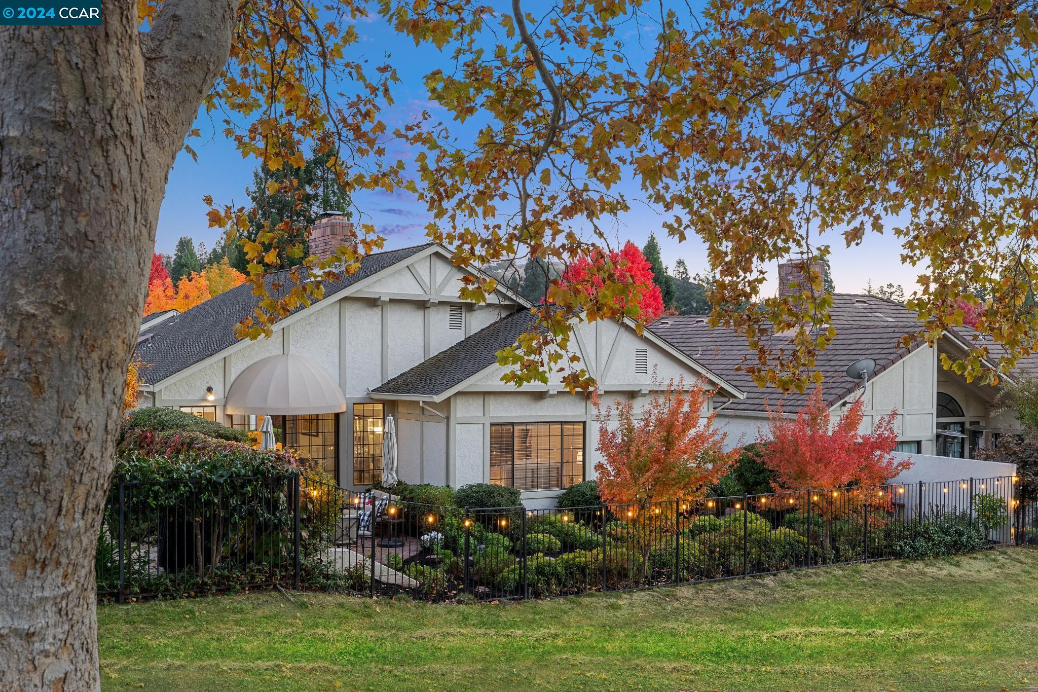 316 Jacaranda Dr